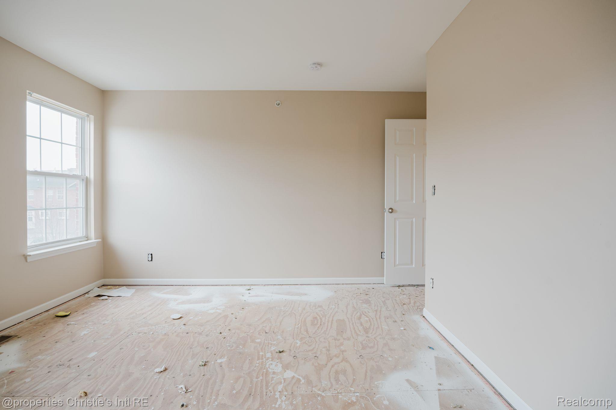 22017 PARKVIEW Drive