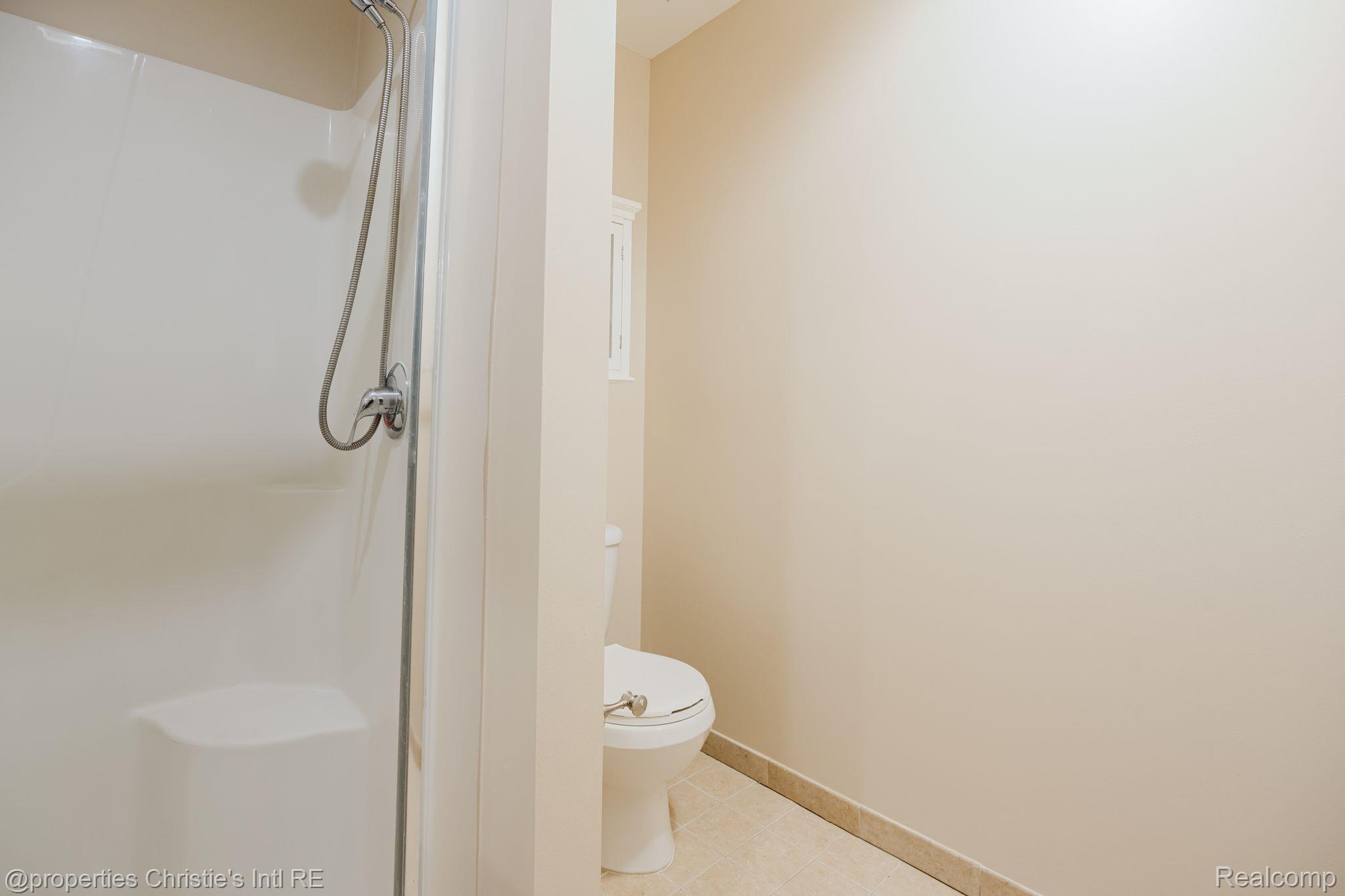 22017 PARKVIEW Drive