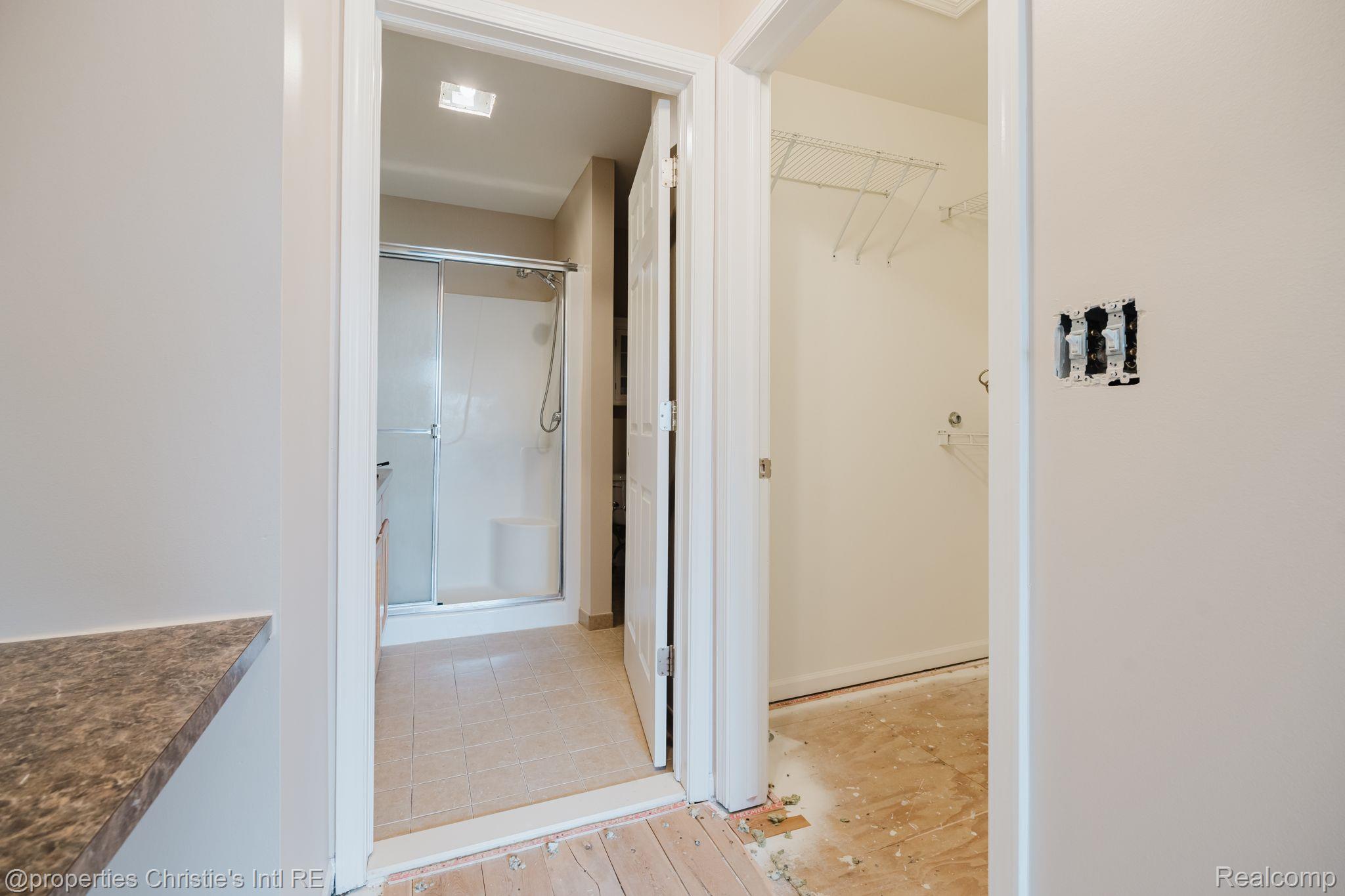 22017 PARKVIEW Drive