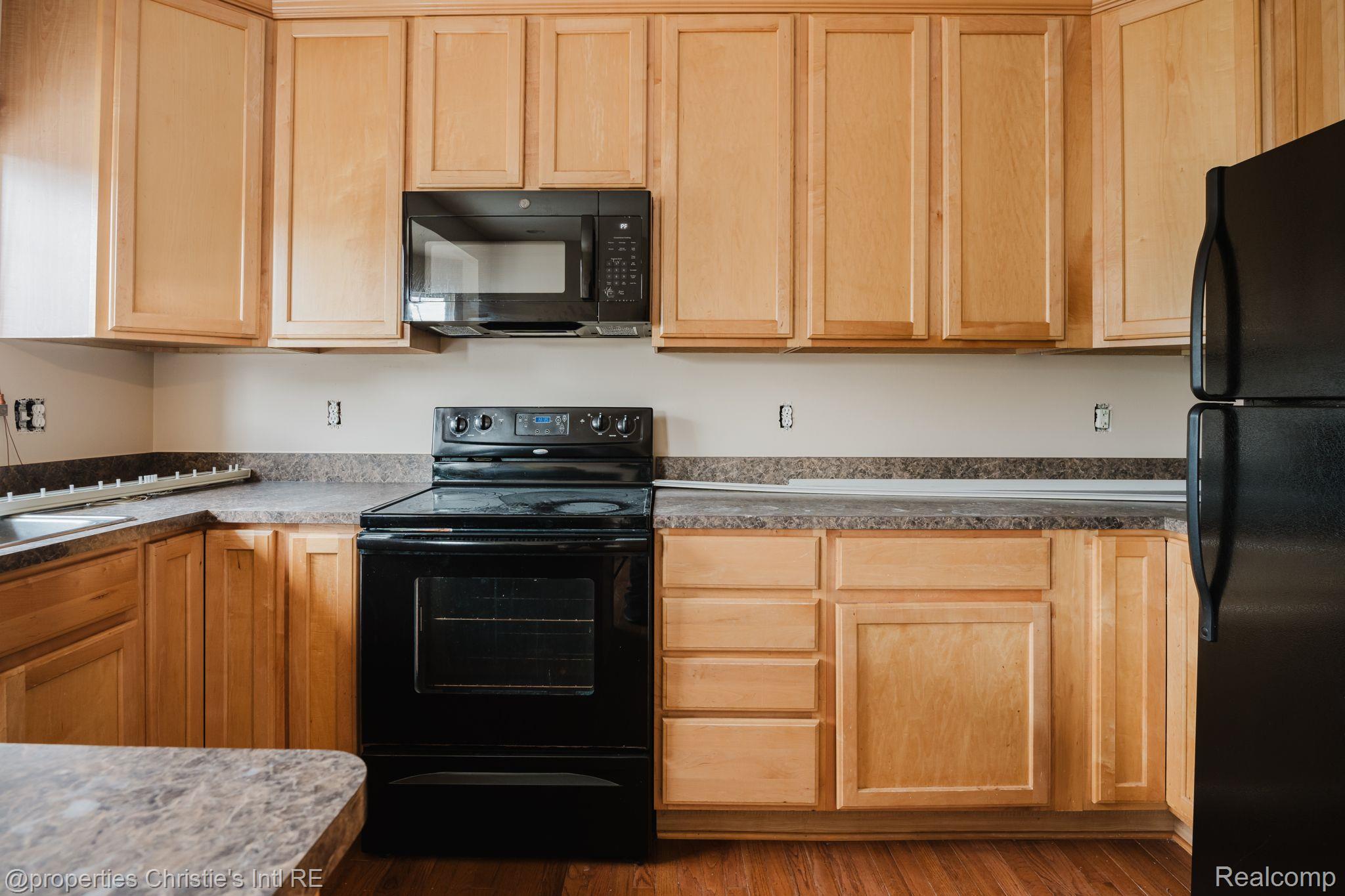 22017 PARKVIEW Drive