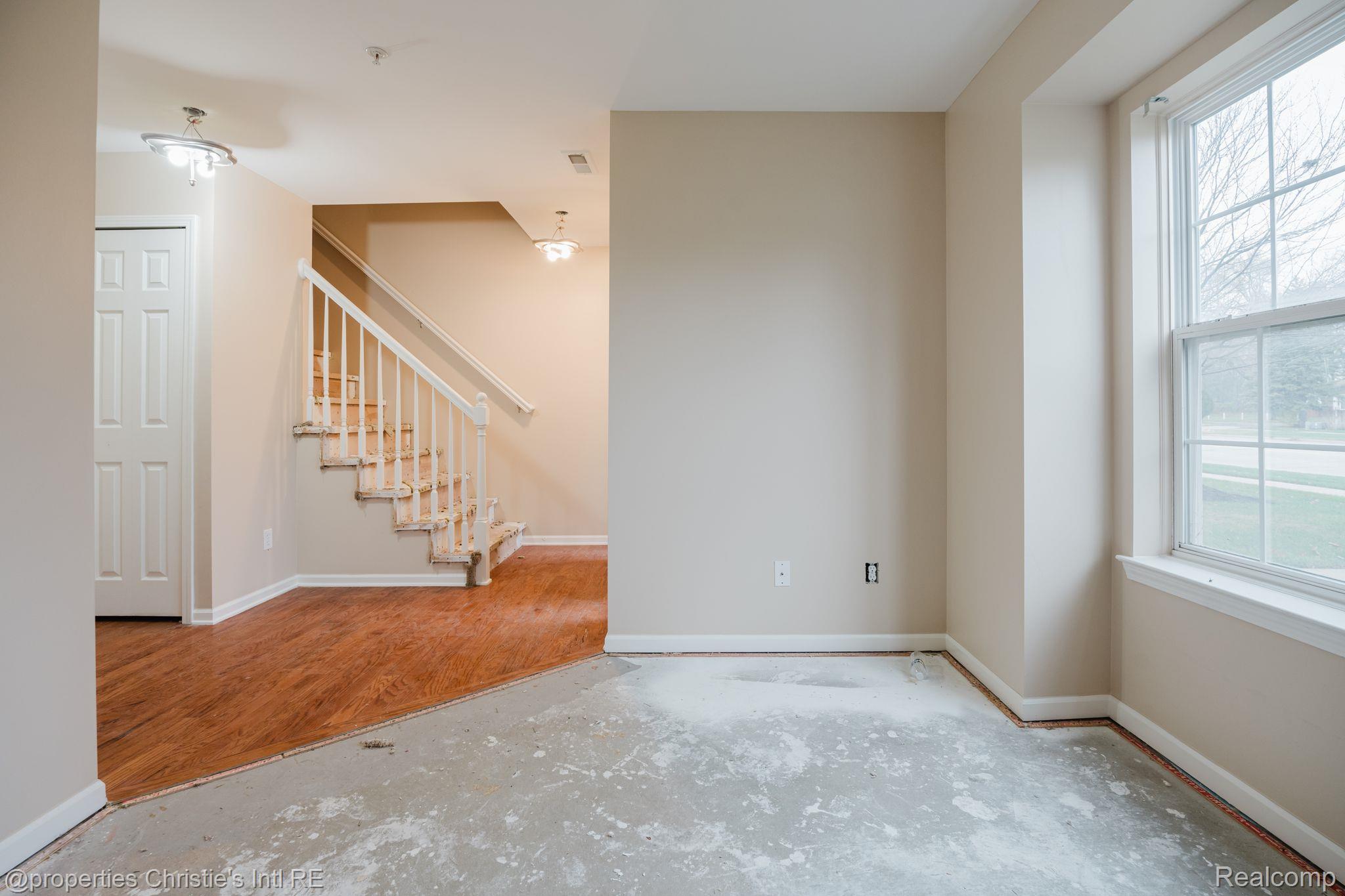 22017 PARKVIEW Drive