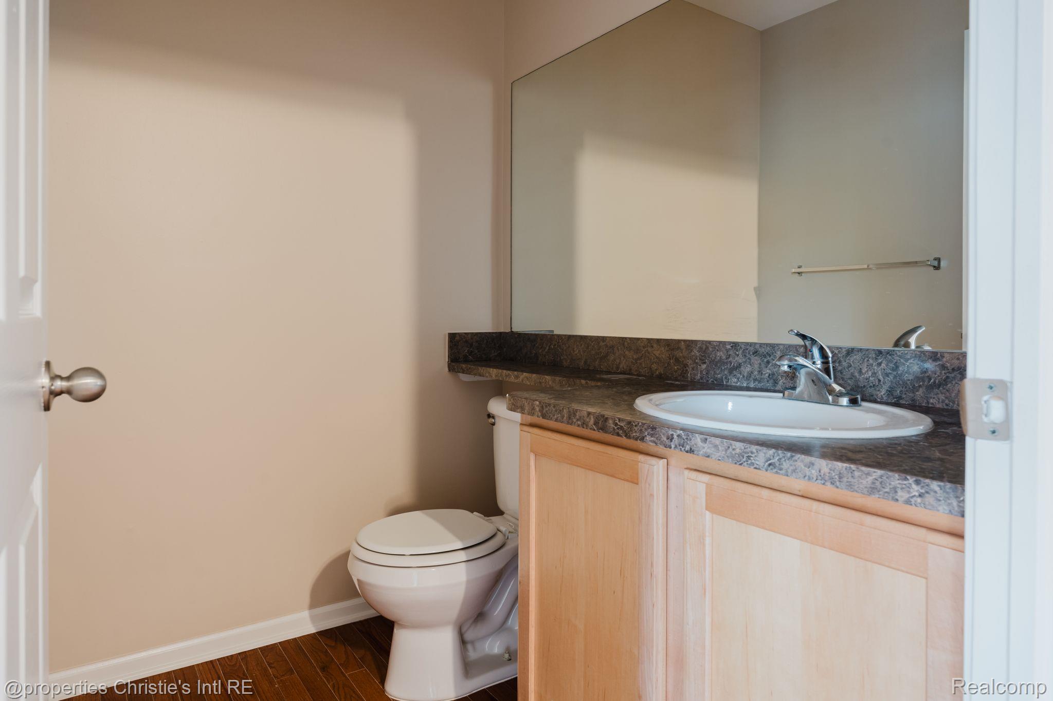 22017 PARKVIEW Drive