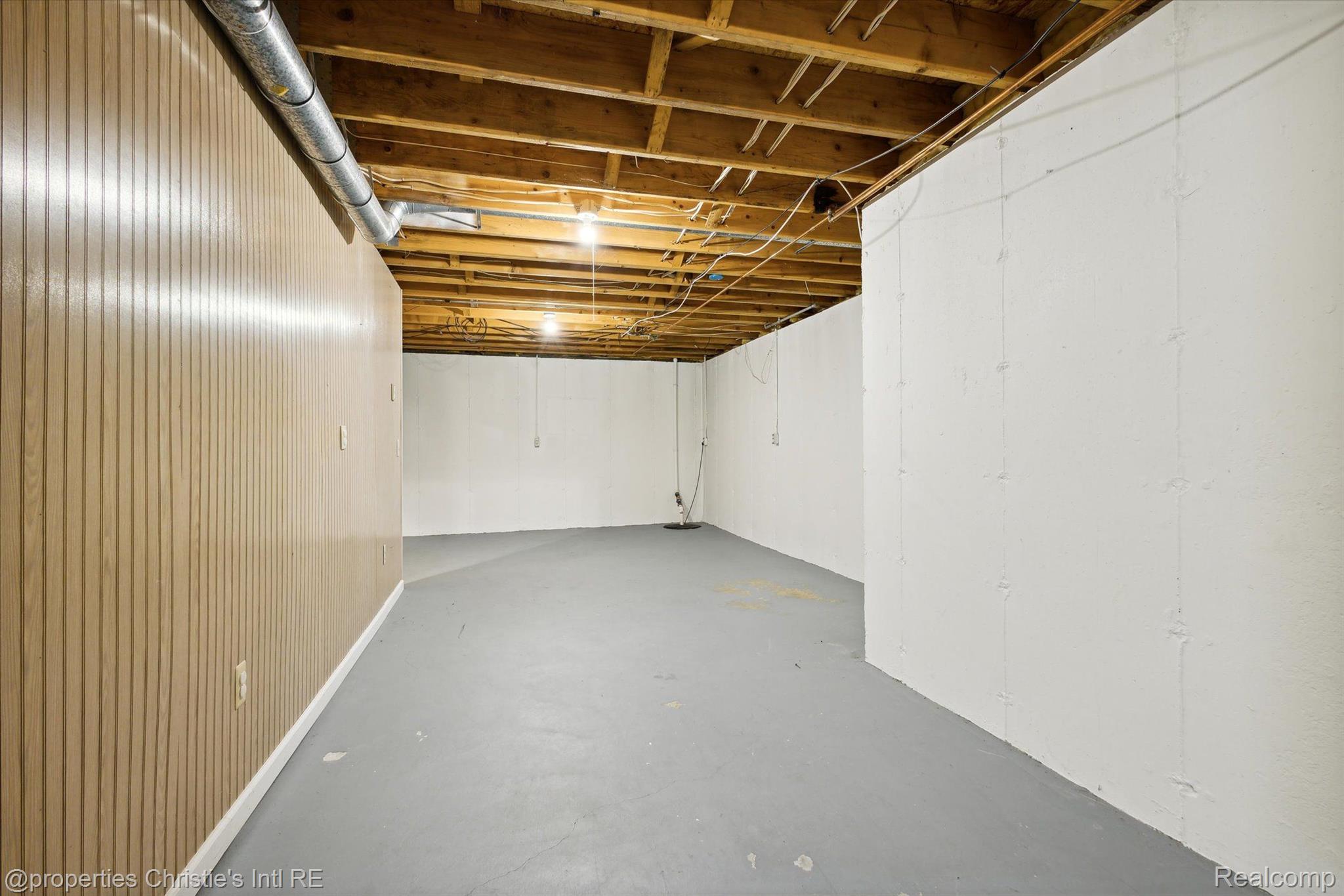 6558 PONTIAC LAKE Road