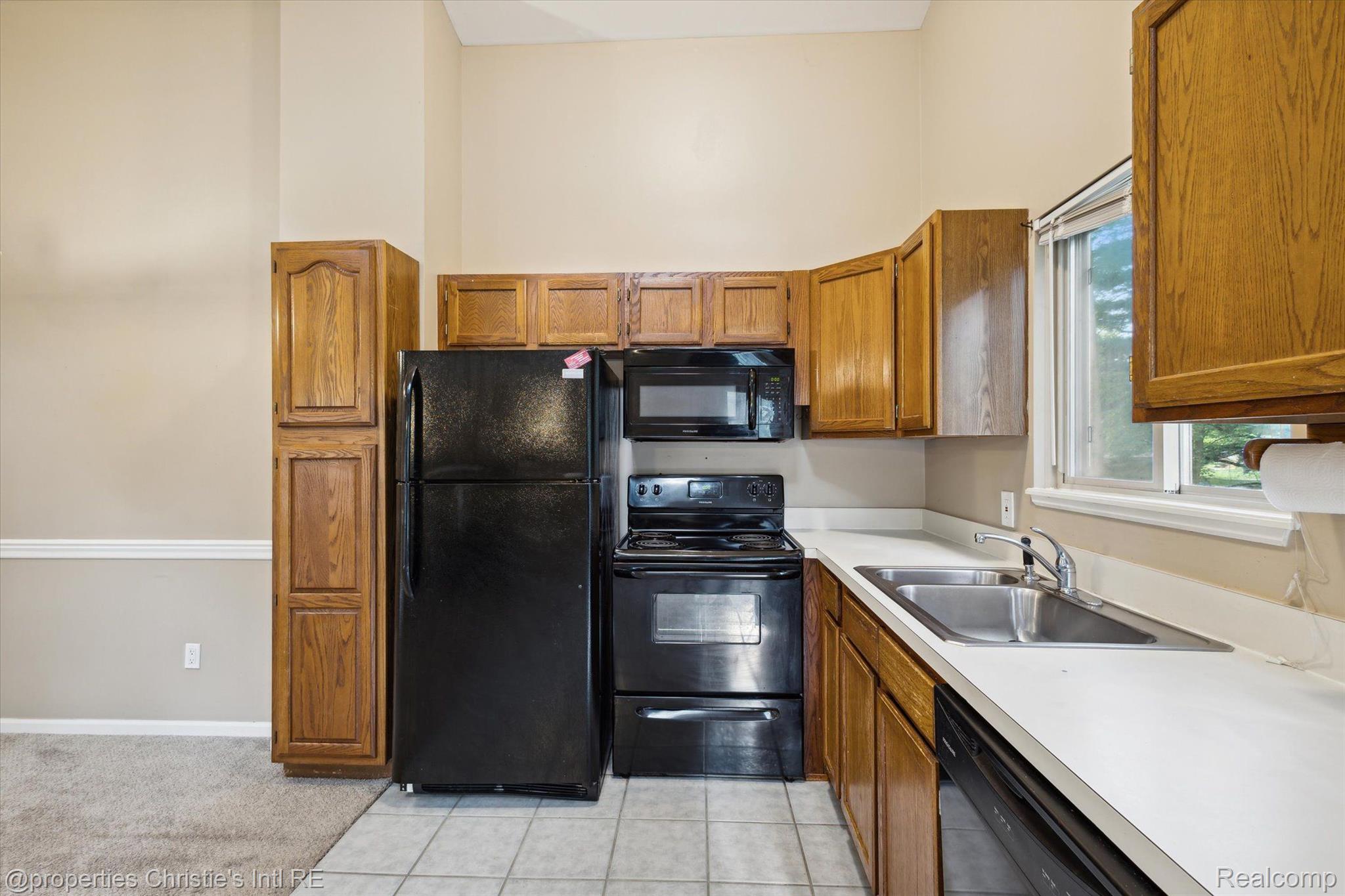 6558 PONTIAC LAKE Road