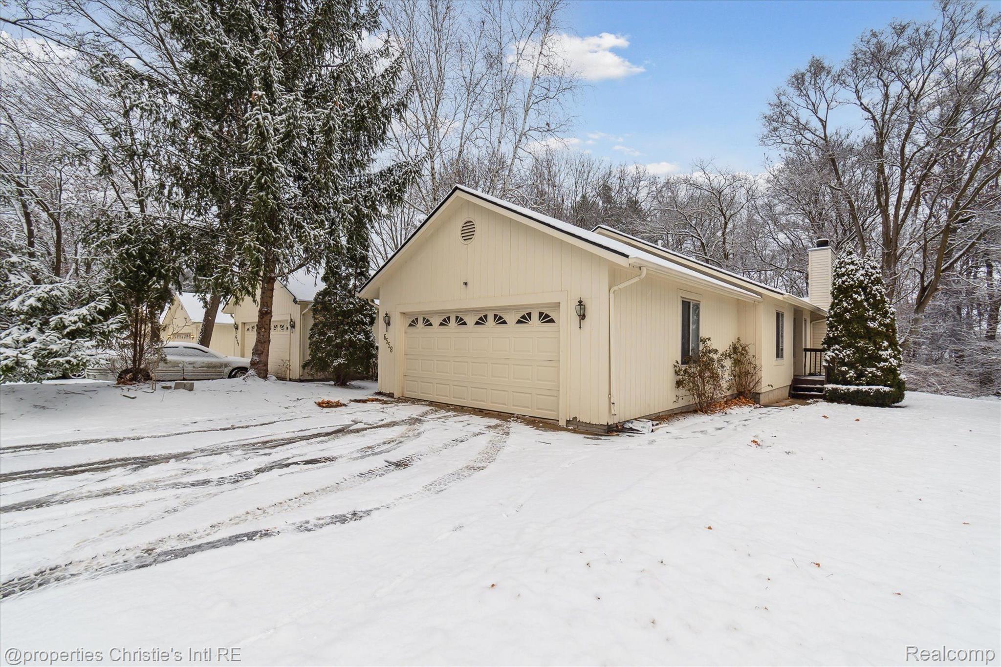 6558 PONTIAC LAKE Road