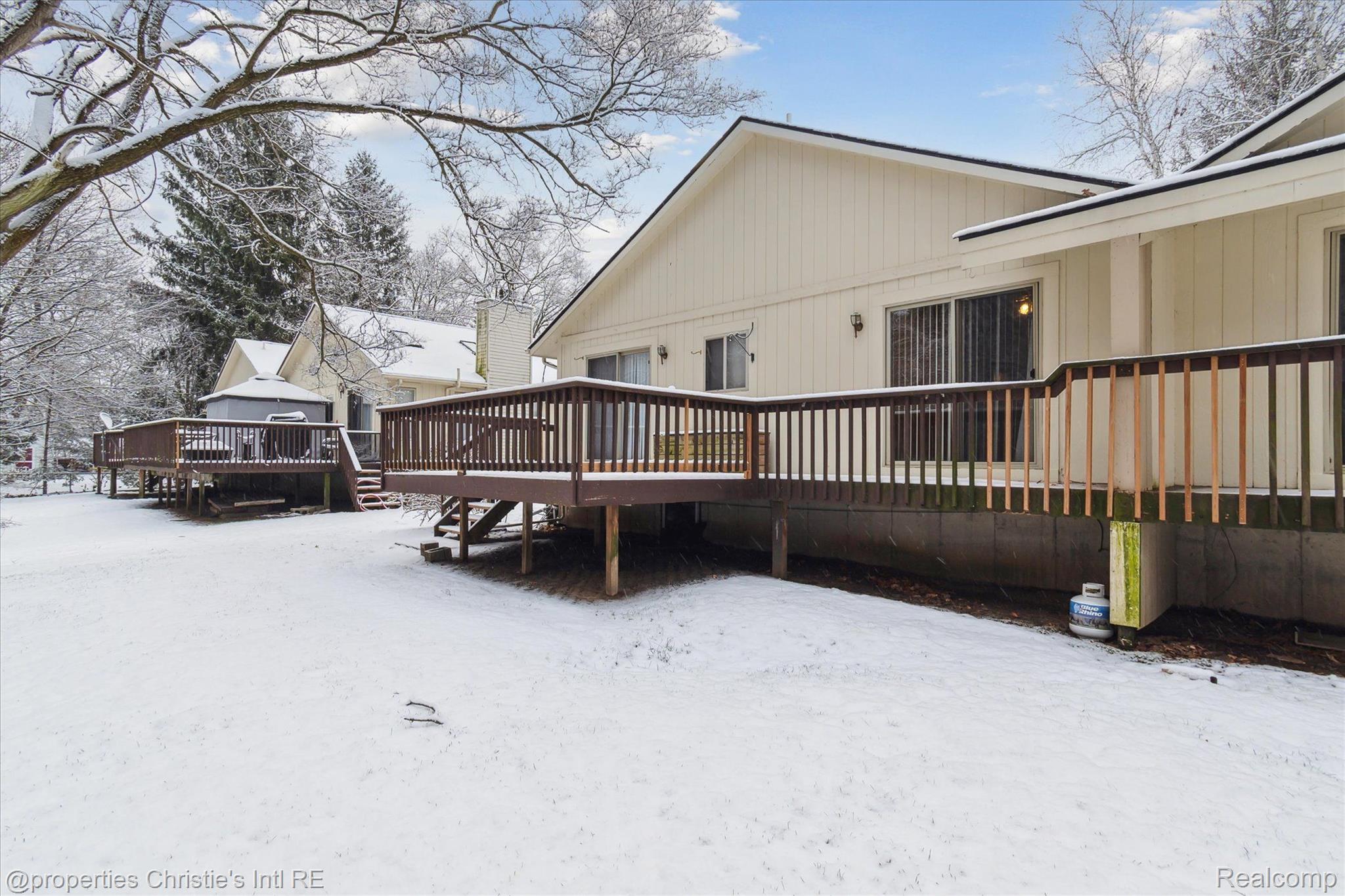 6558 PONTIAC LAKE Road