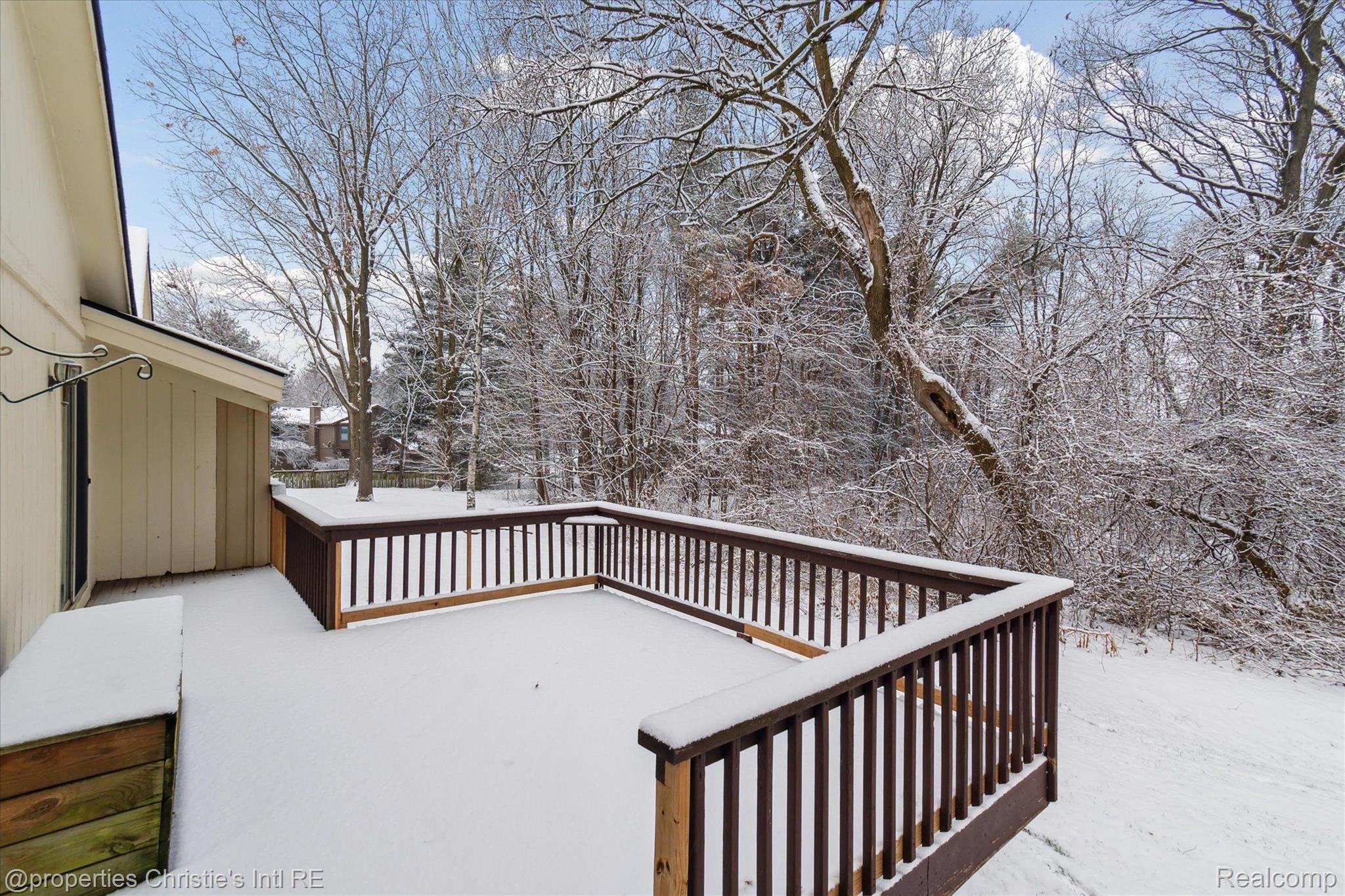 6558 PONTIAC LAKE Road