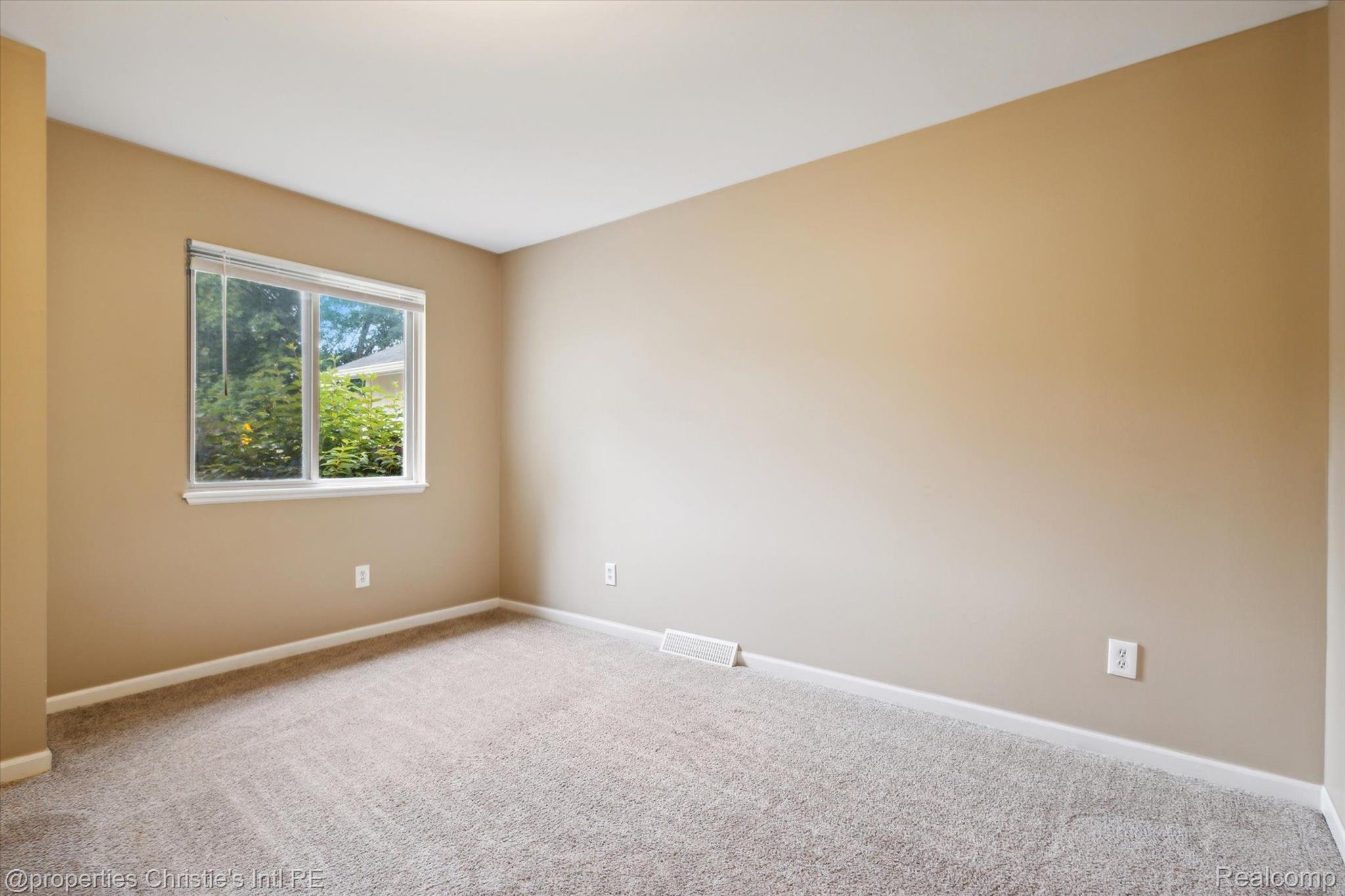 6558 PONTIAC LAKE Road