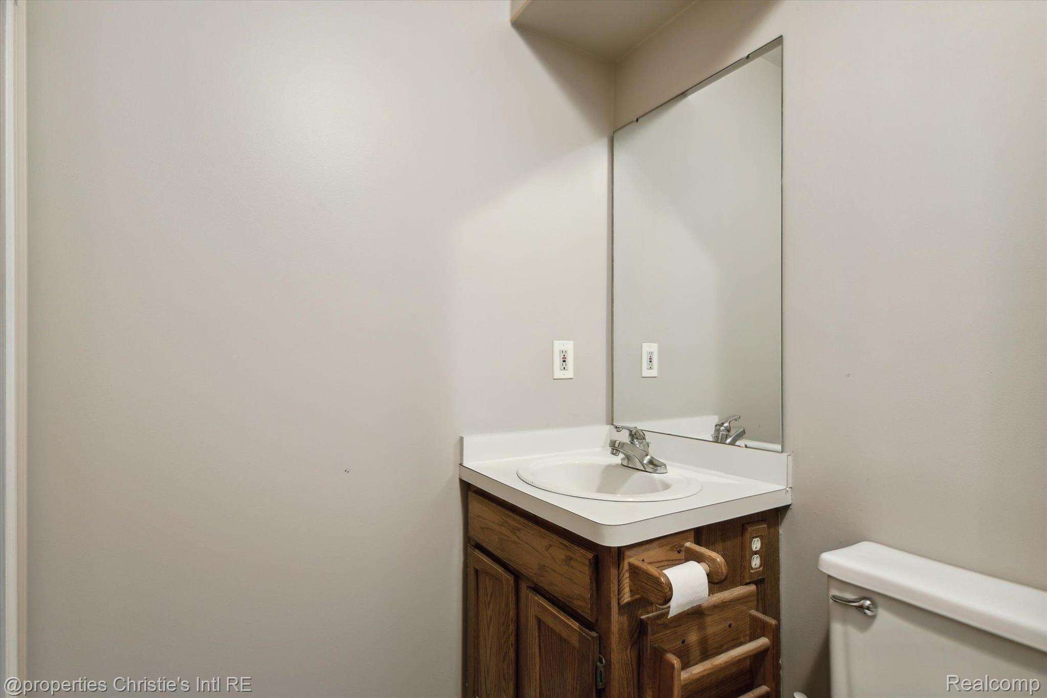 6558 PONTIAC LAKE Road