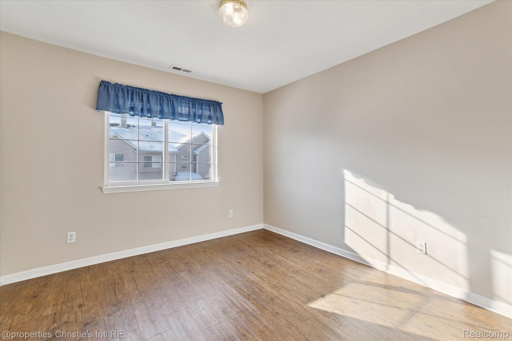 22077 FAIRLANE Boulevard