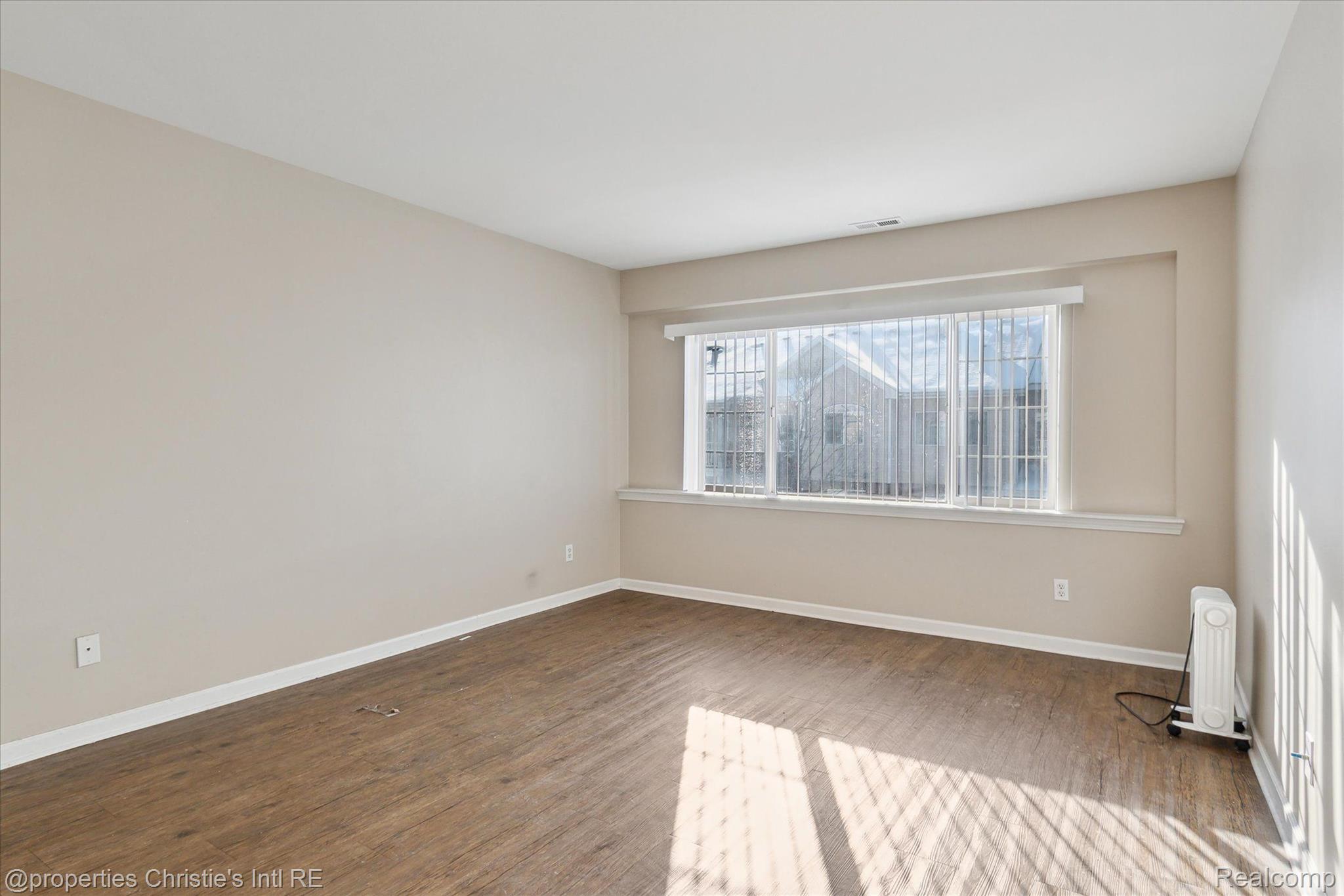 22077 FAIRLANE Boulevard