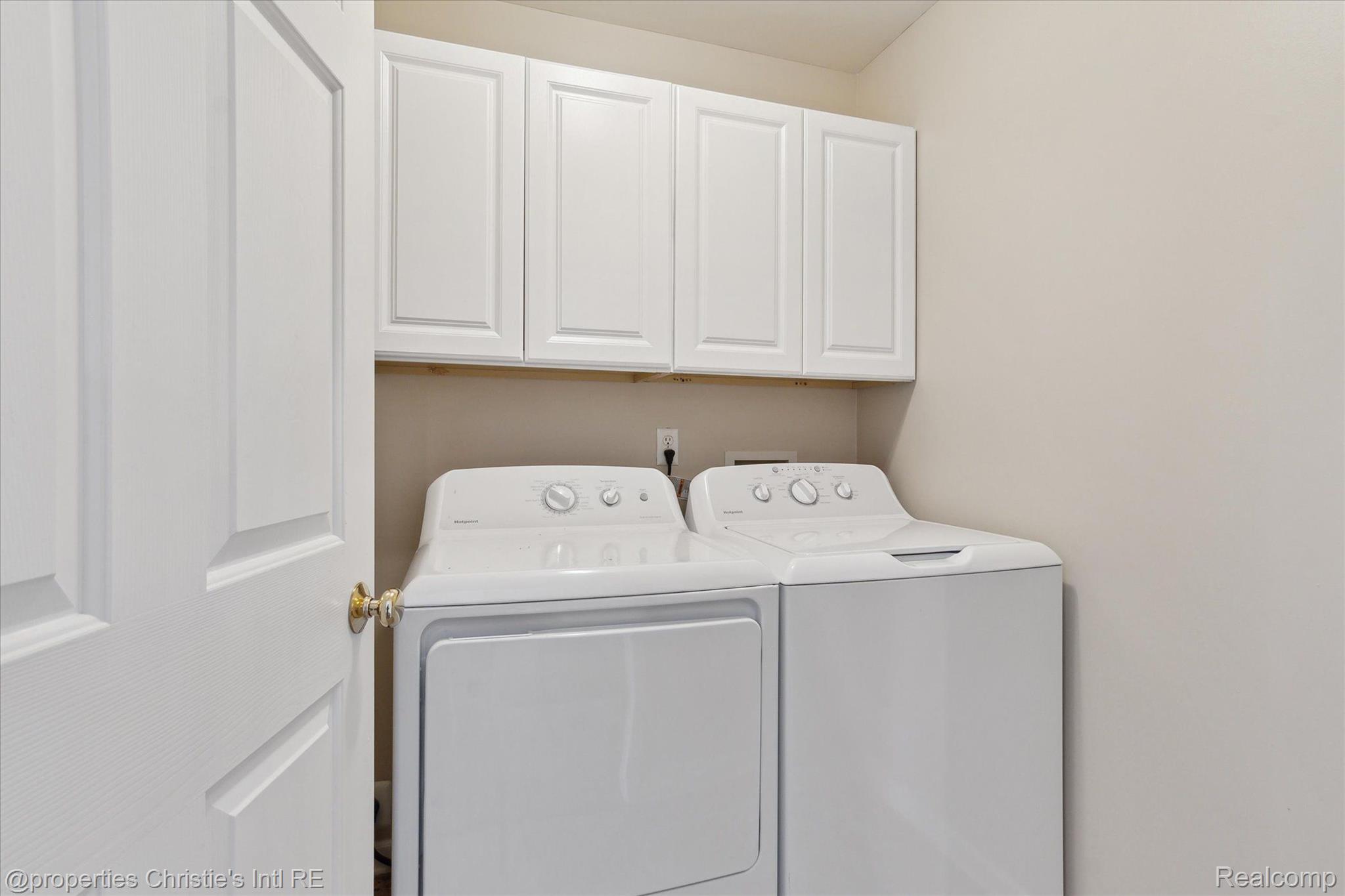 22077 FAIRLANE Boulevard