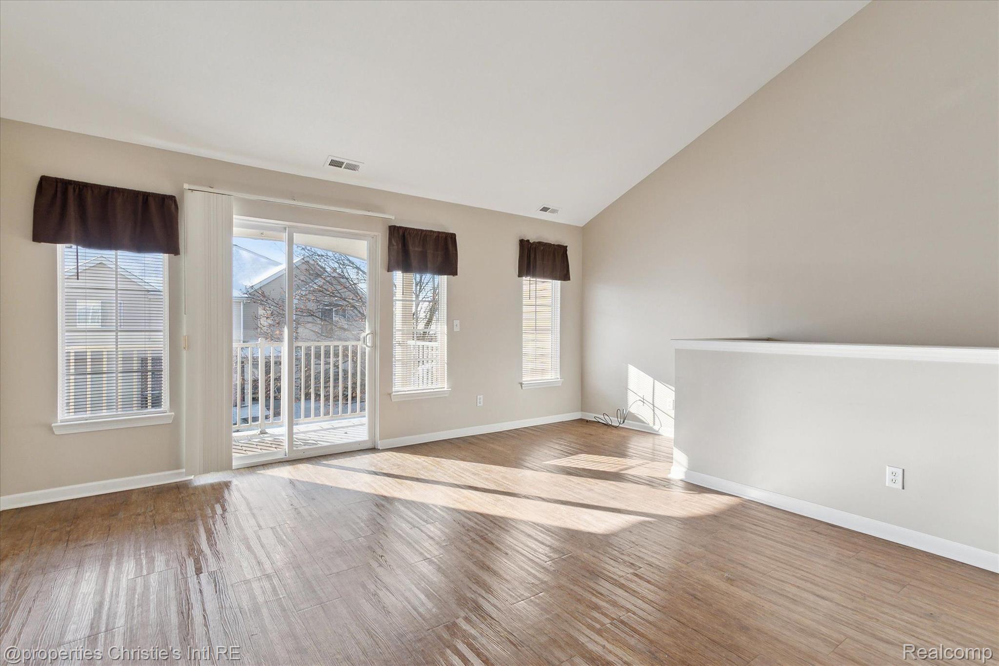 22077 FAIRLANE Boulevard