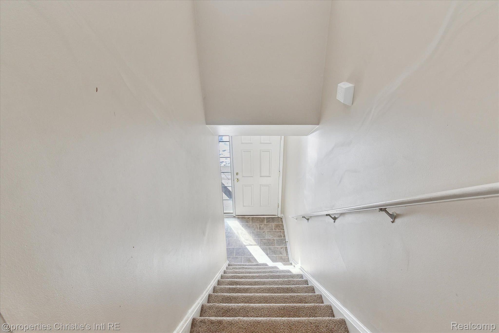 22077 FAIRLANE Boulevard