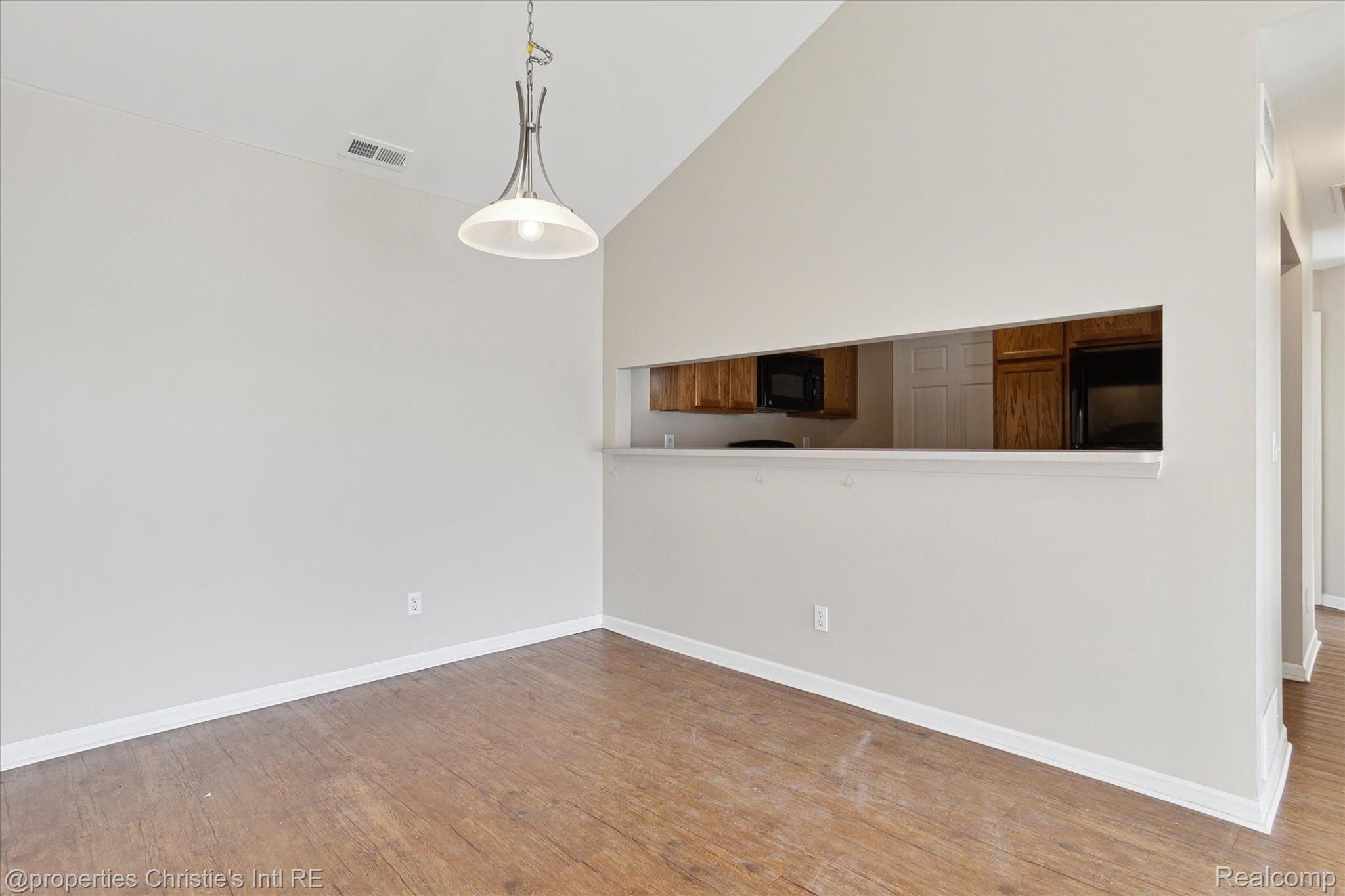 22077 FAIRLANE Boulevard