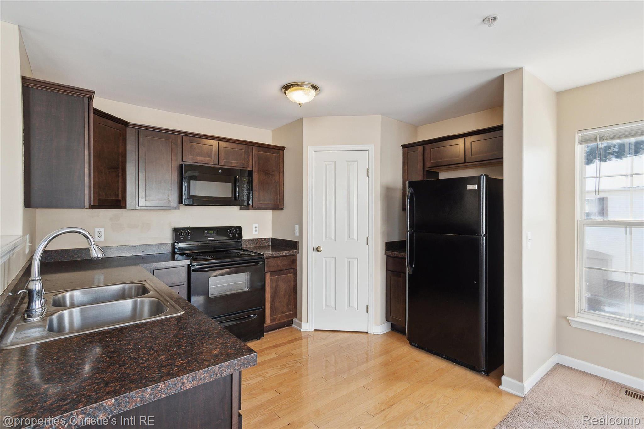 28972 WHITBY Drive 2