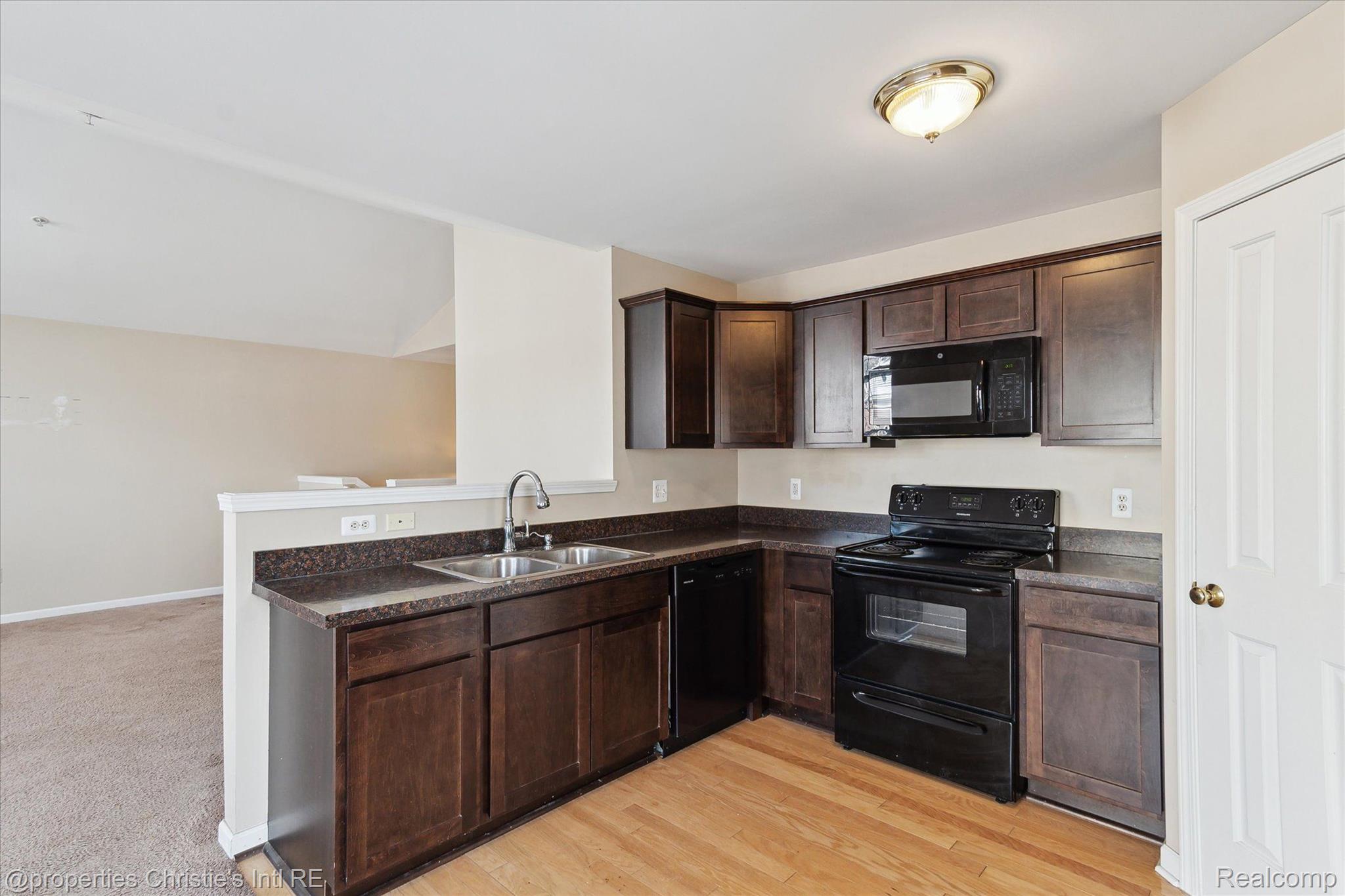 28972 WHITBY Drive 2