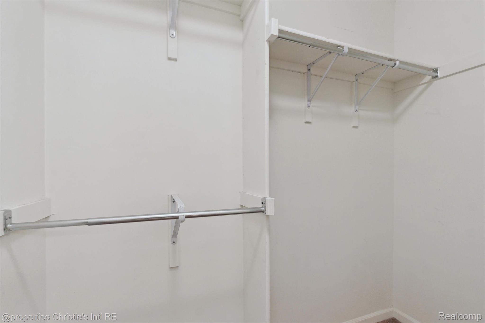 23004 FAIRLANE Boulevard