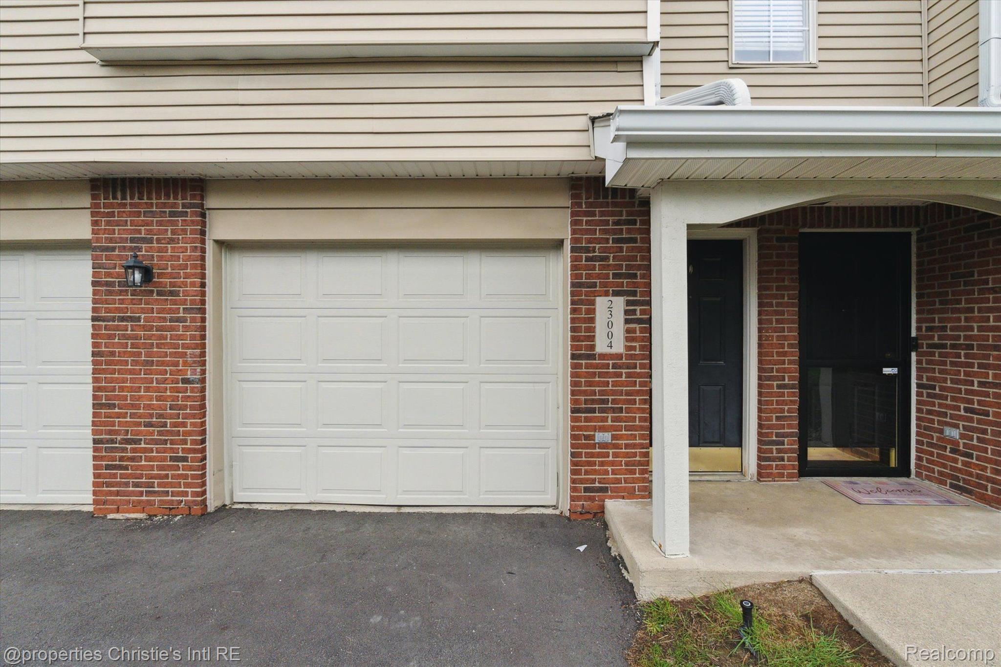 23004 FAIRLANE Boulevard