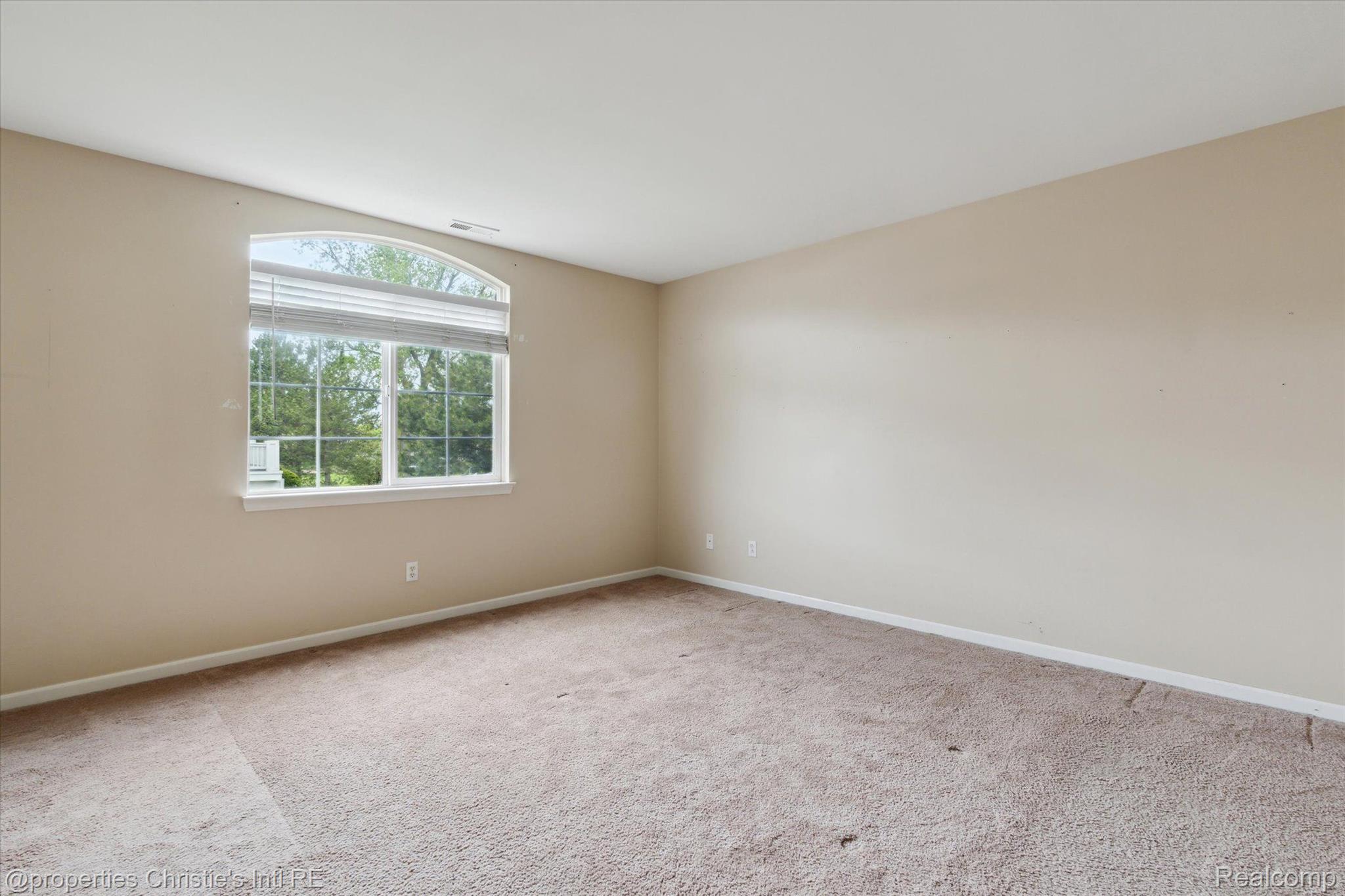 23004 FAIRLANE Boulevard