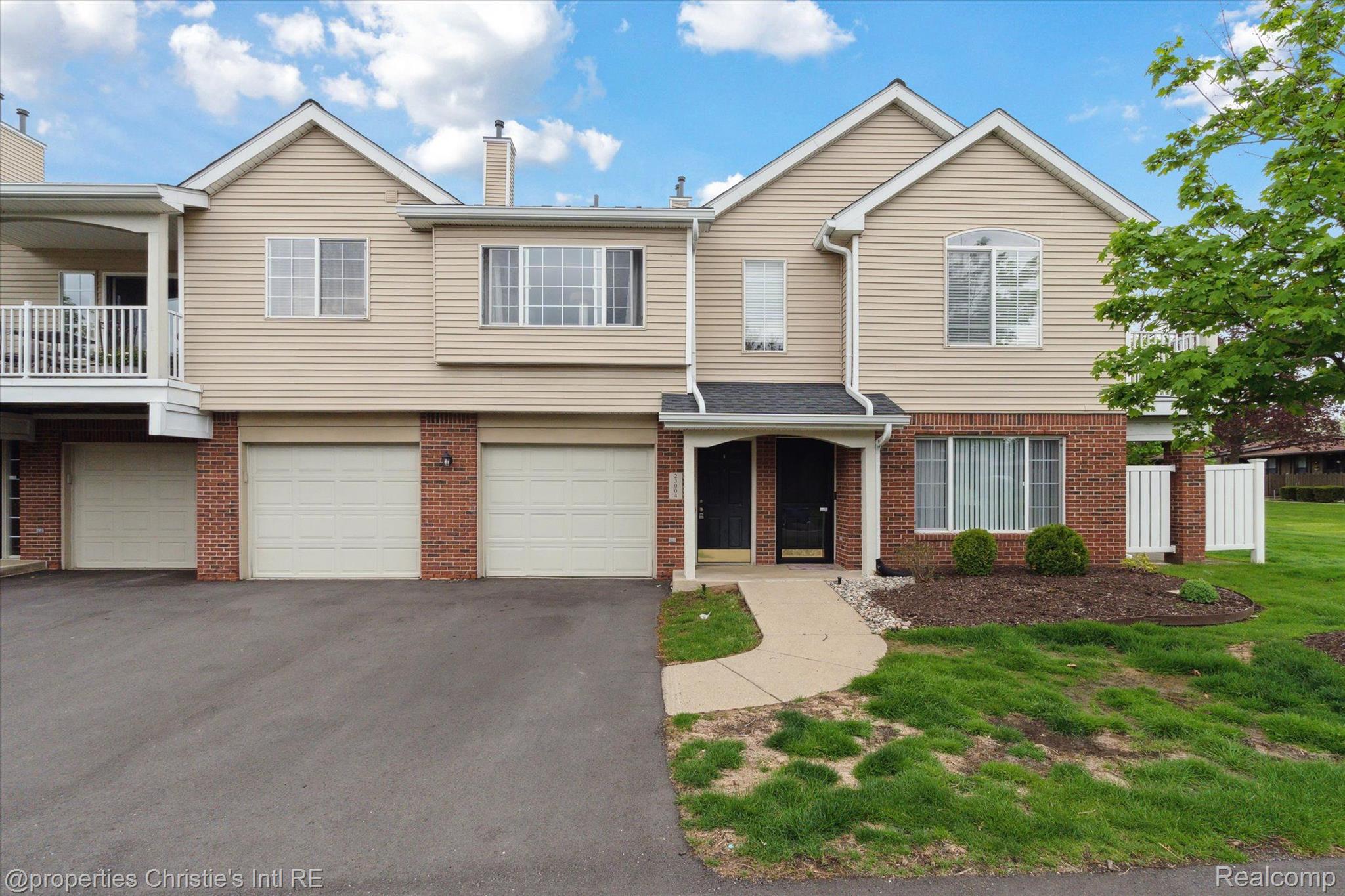 23004 FAIRLANE Boulevard