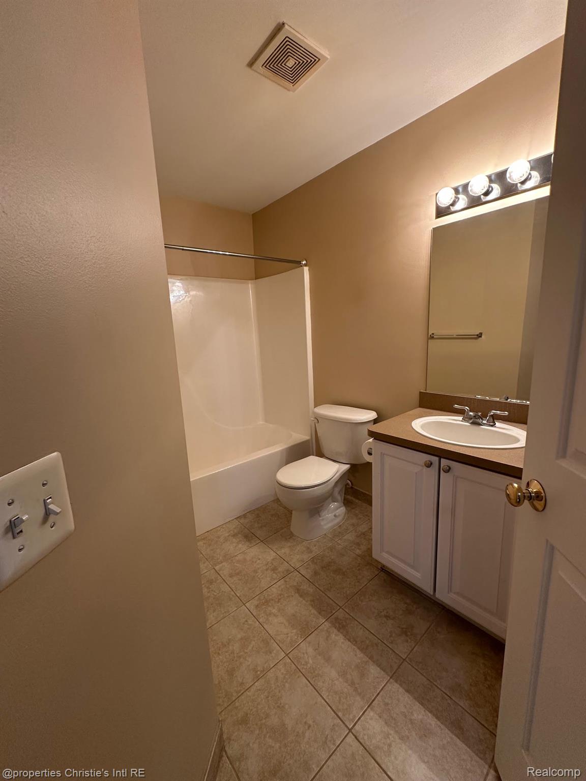 22070 Fairlane Boulevard