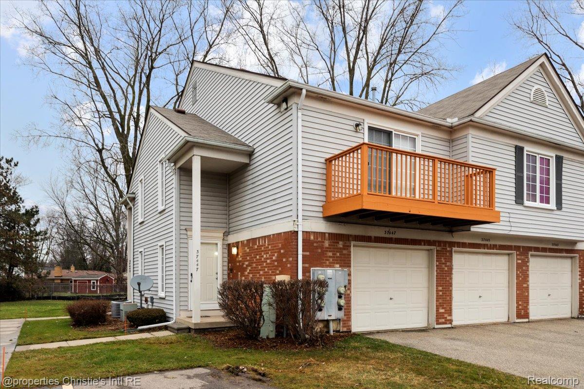 37447 Stonegate Circle