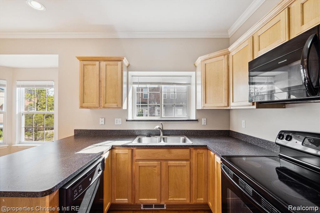 22021 Parkview Drive