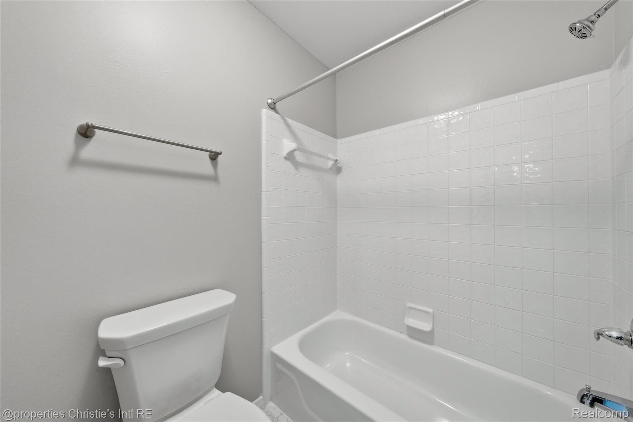 483 W Lincoln Avenue