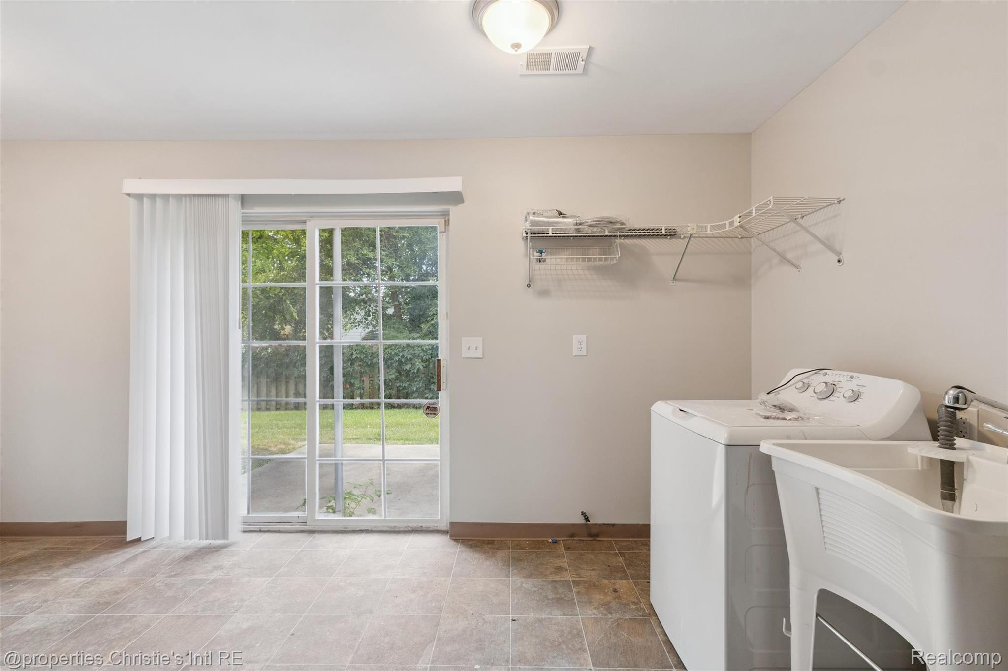 483 W Lincoln Avenue