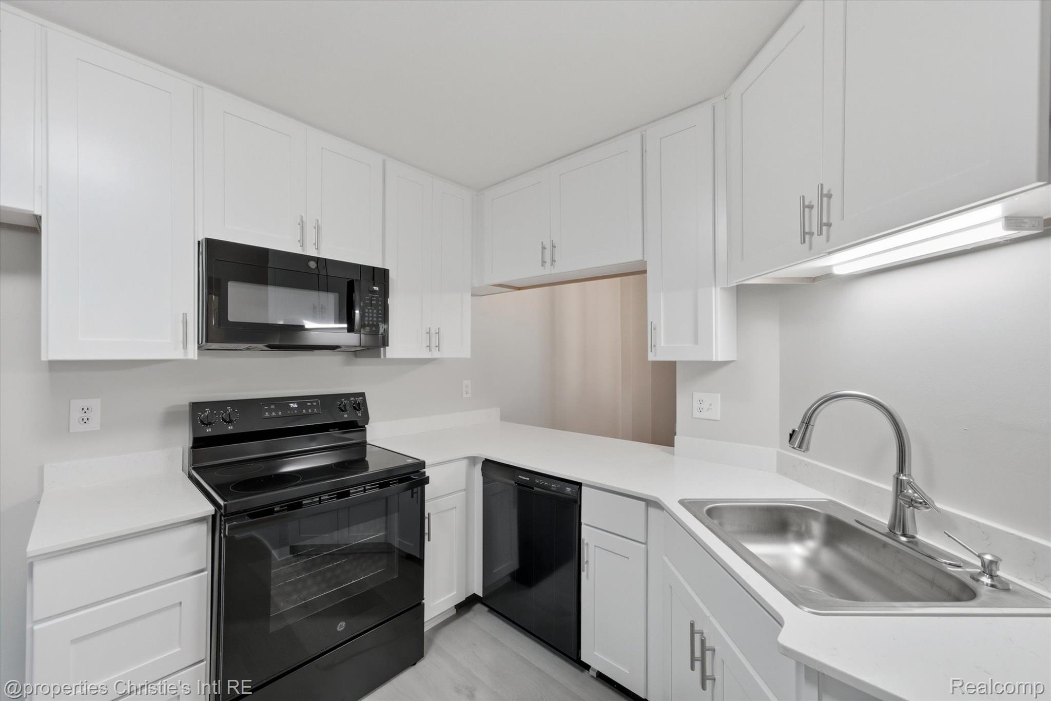 483 W Lincoln Avenue