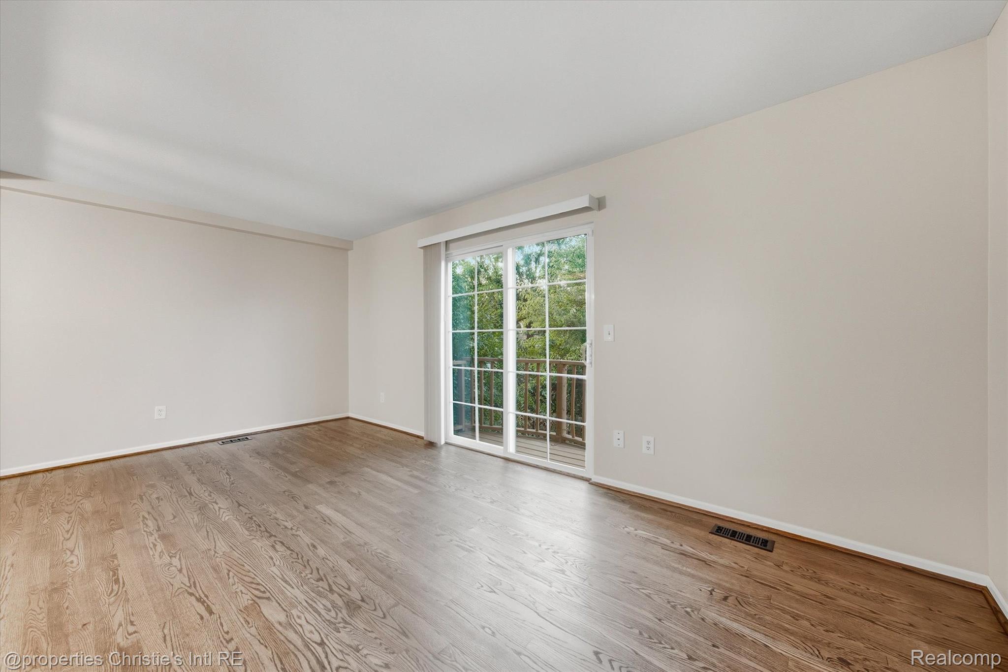 483 W Lincoln Avenue