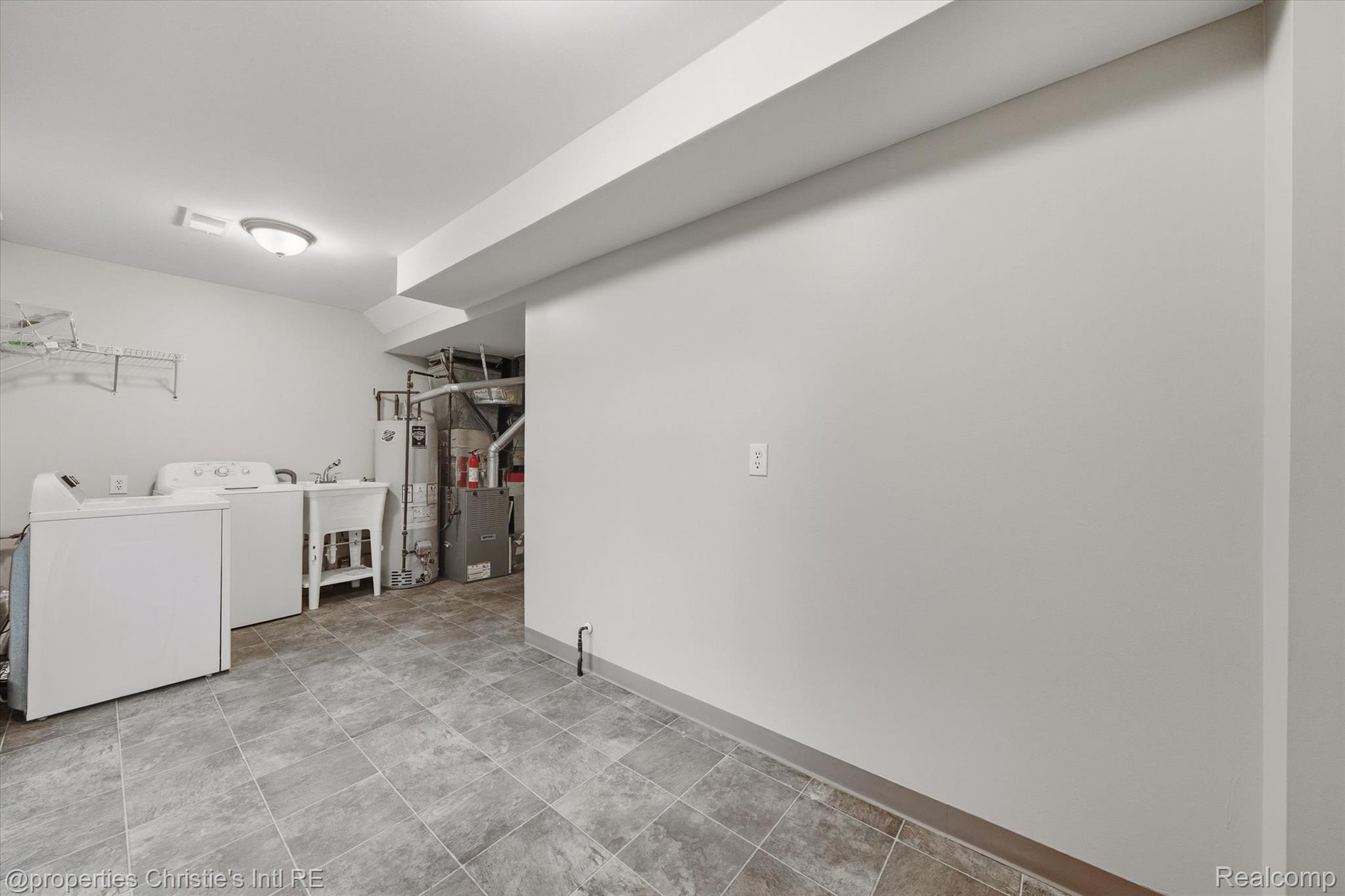 483 W Lincoln Avenue