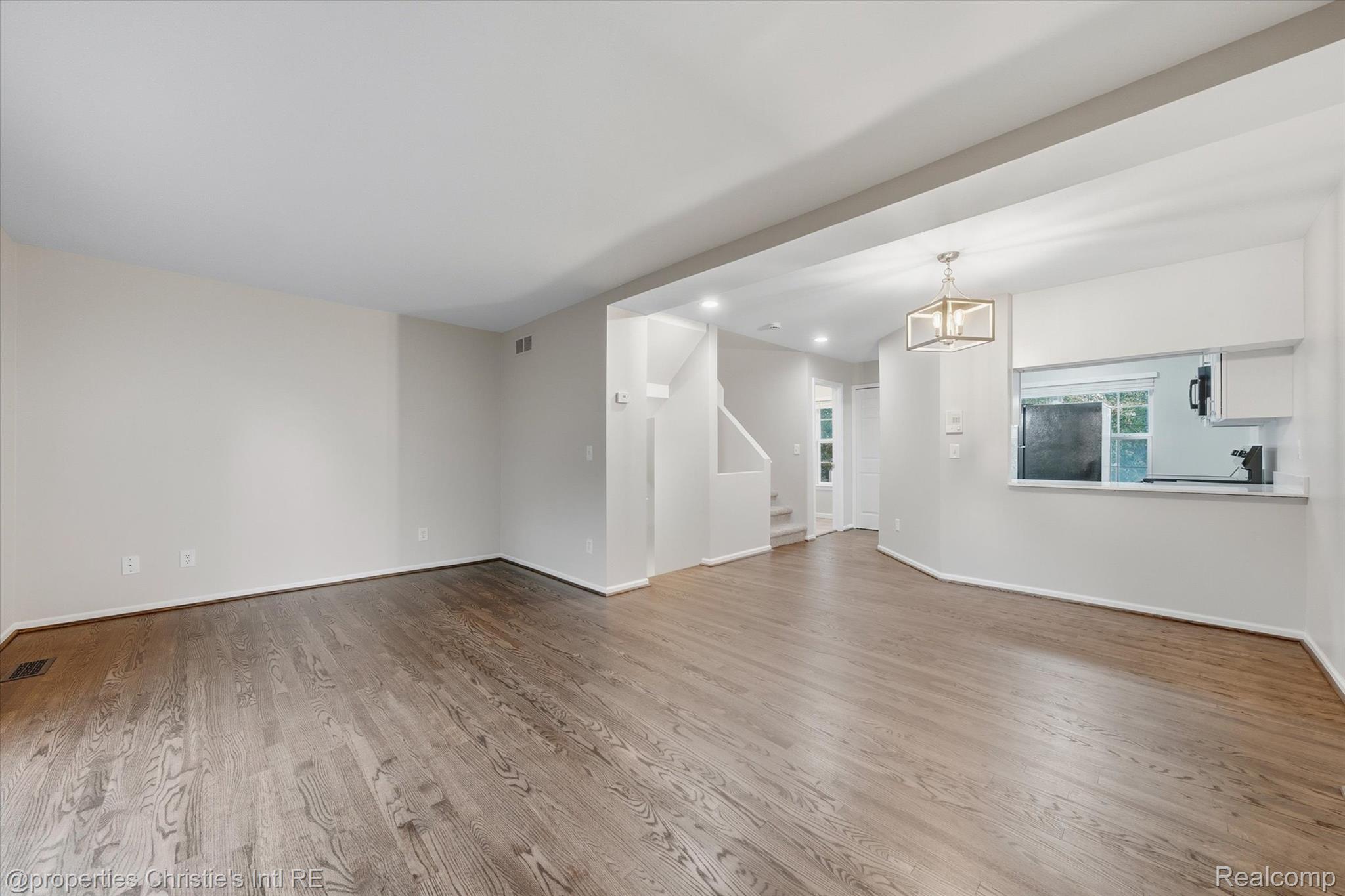 483 W Lincoln Avenue