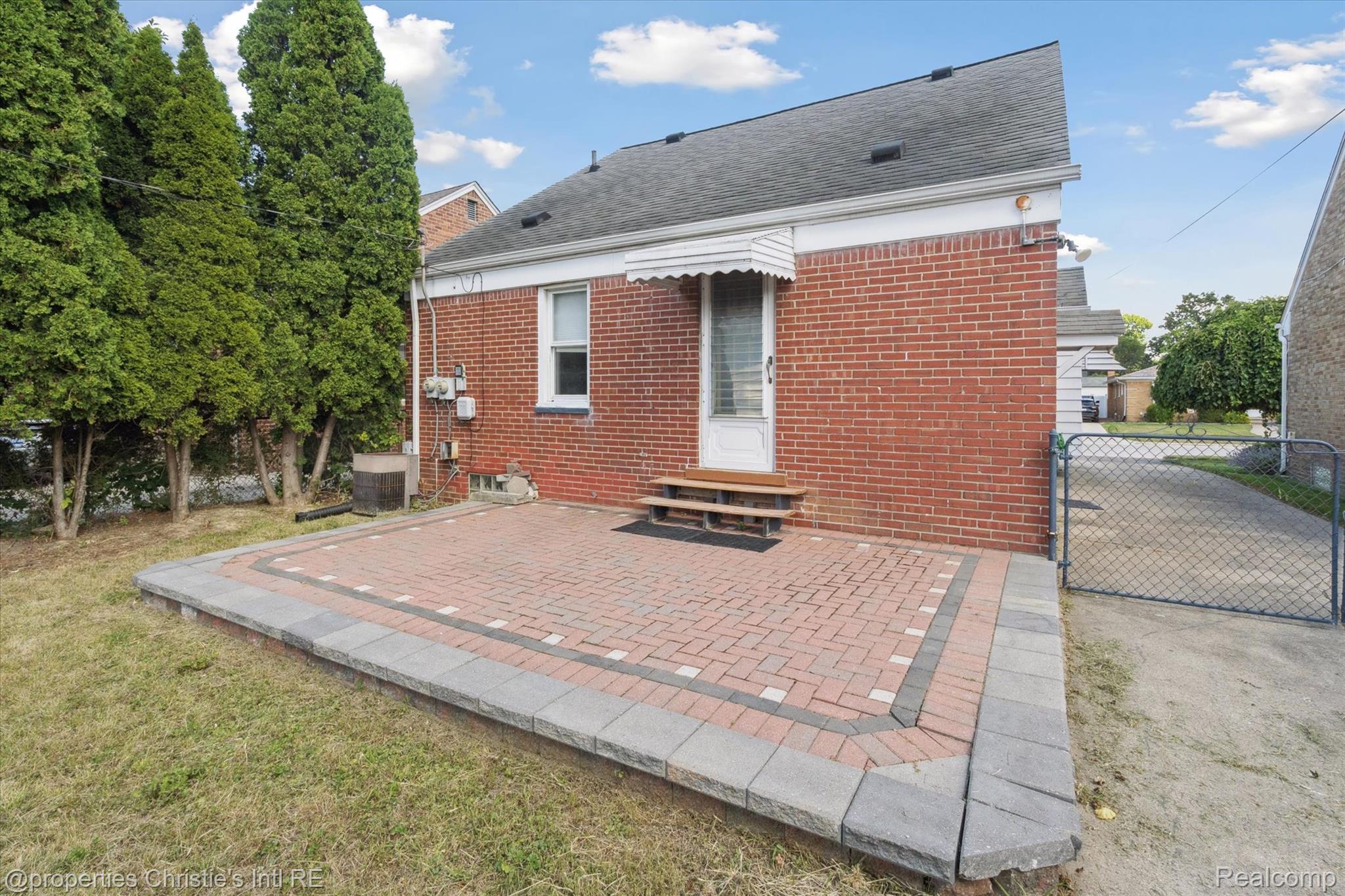 6642 Shenandoah Avenue