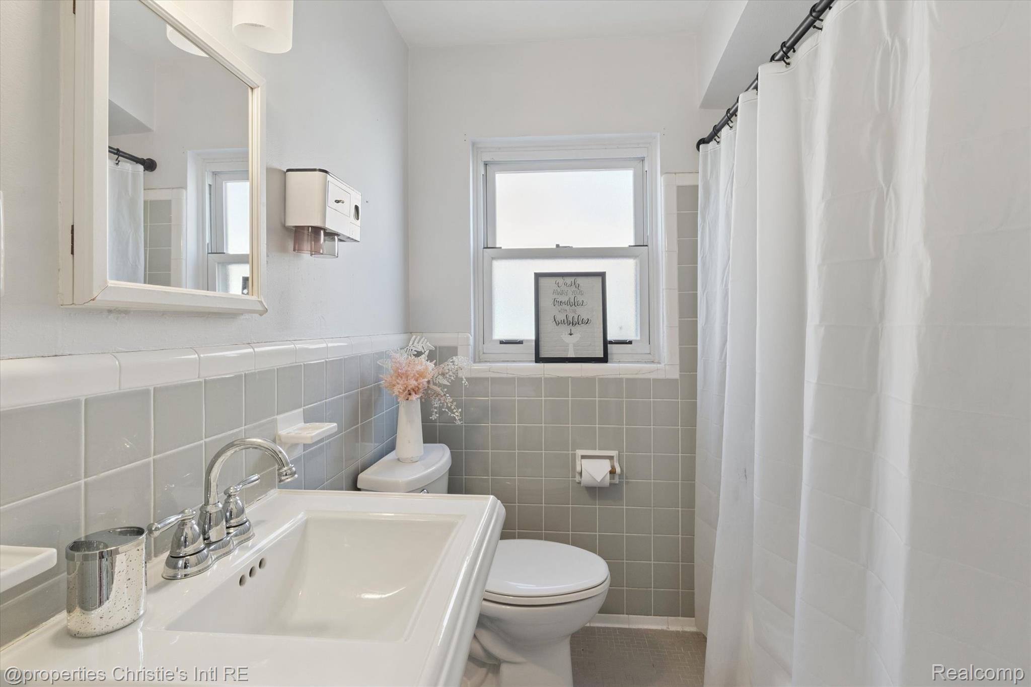 6642 Shenandoah Avenue