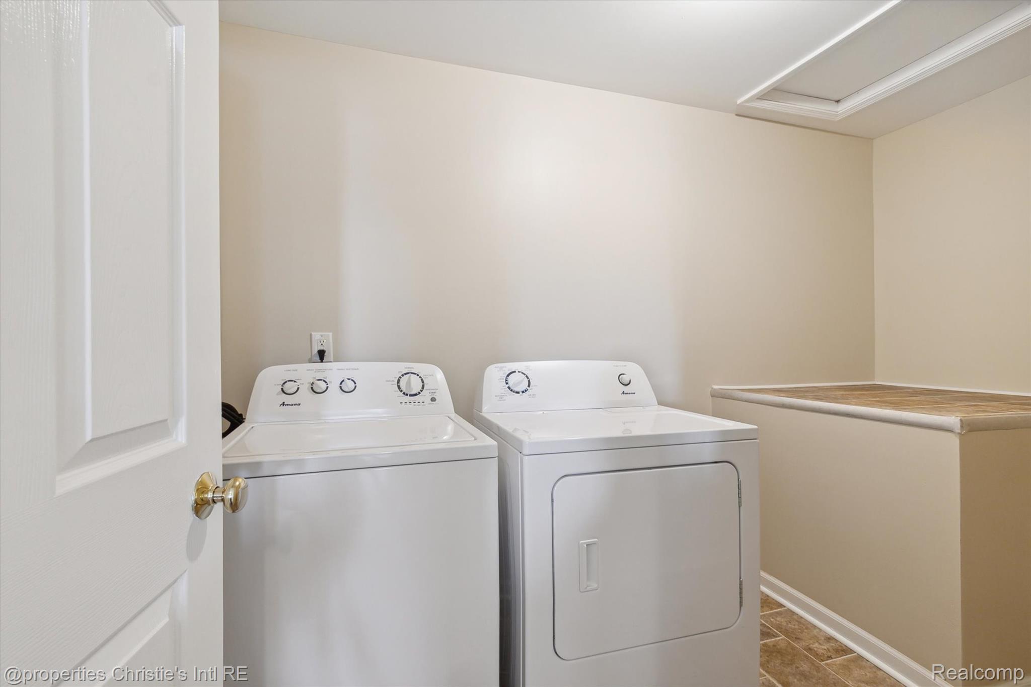 22009 Fairlane Boulevard