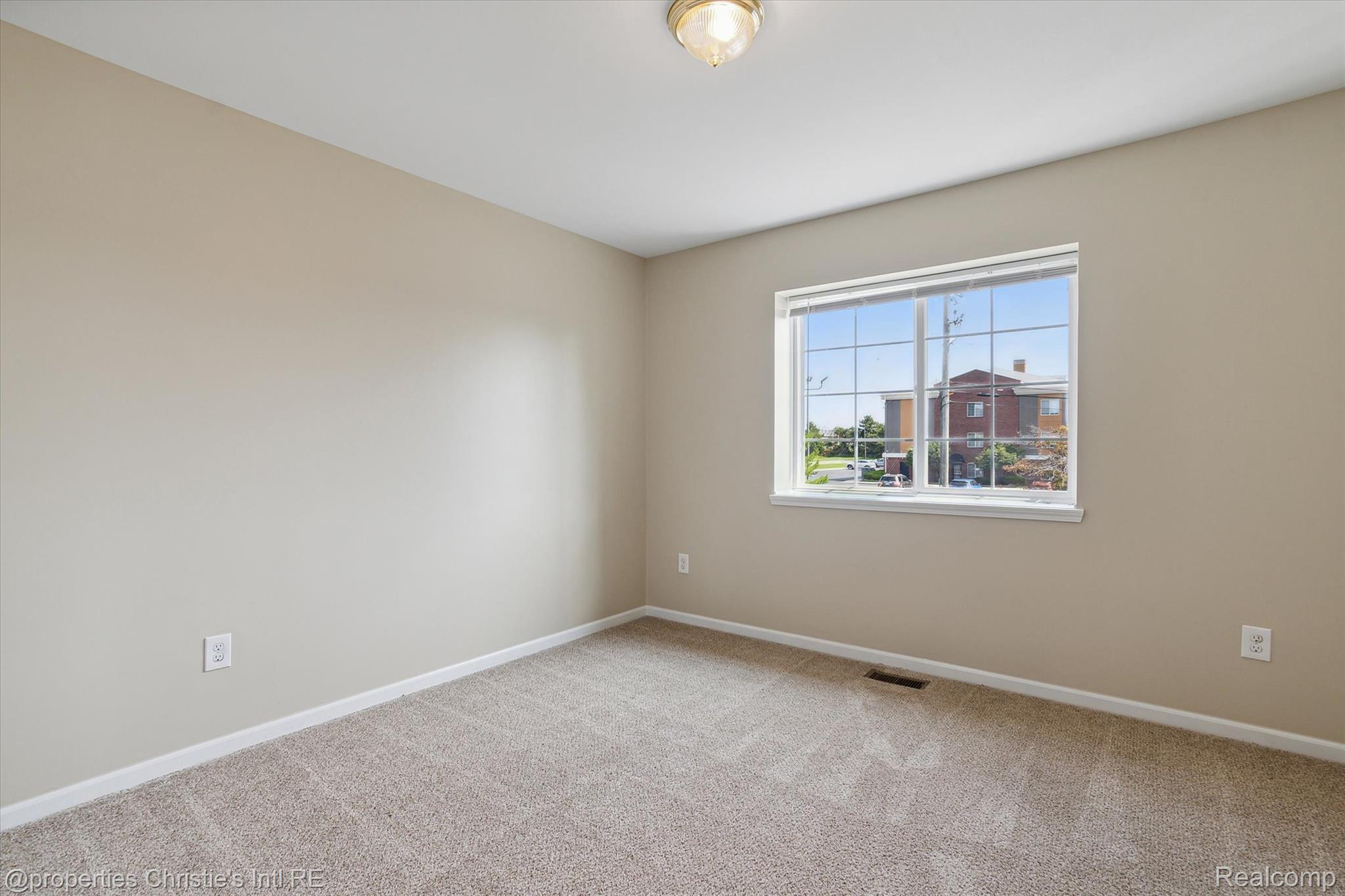 22009 Fairlane Boulevard