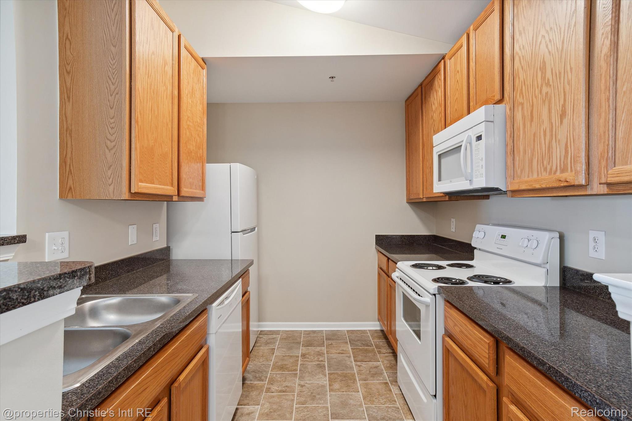 22009 Fairlane Boulevard