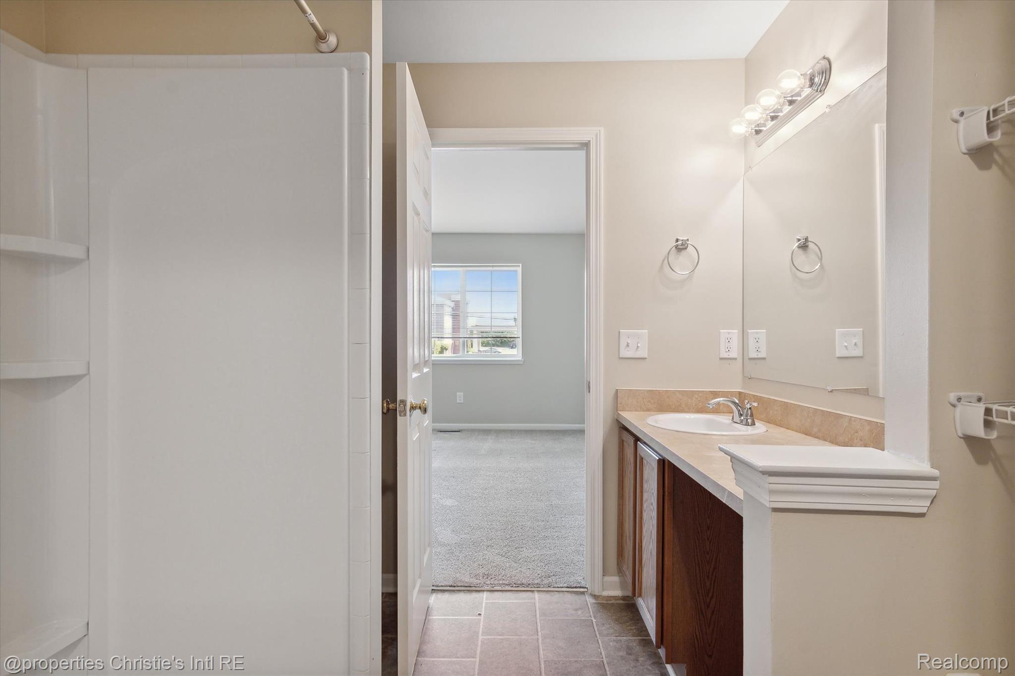 22009 Fairlane Boulevard