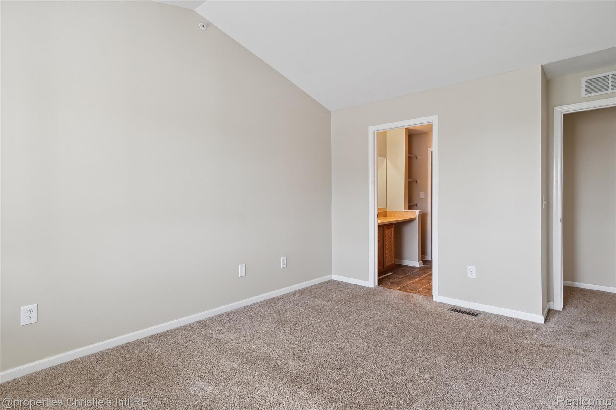 22009 Fairlane Boulevard