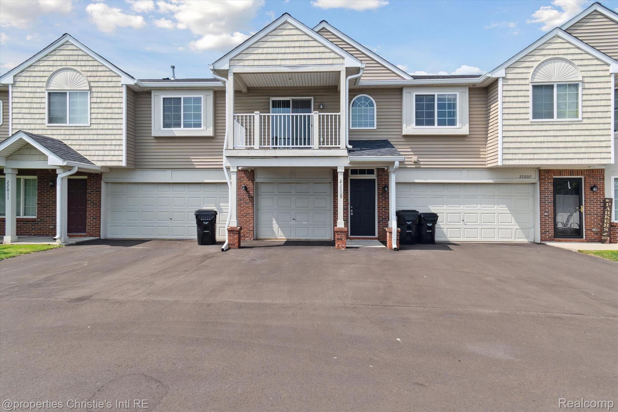 22009 Fairlane Boulevard