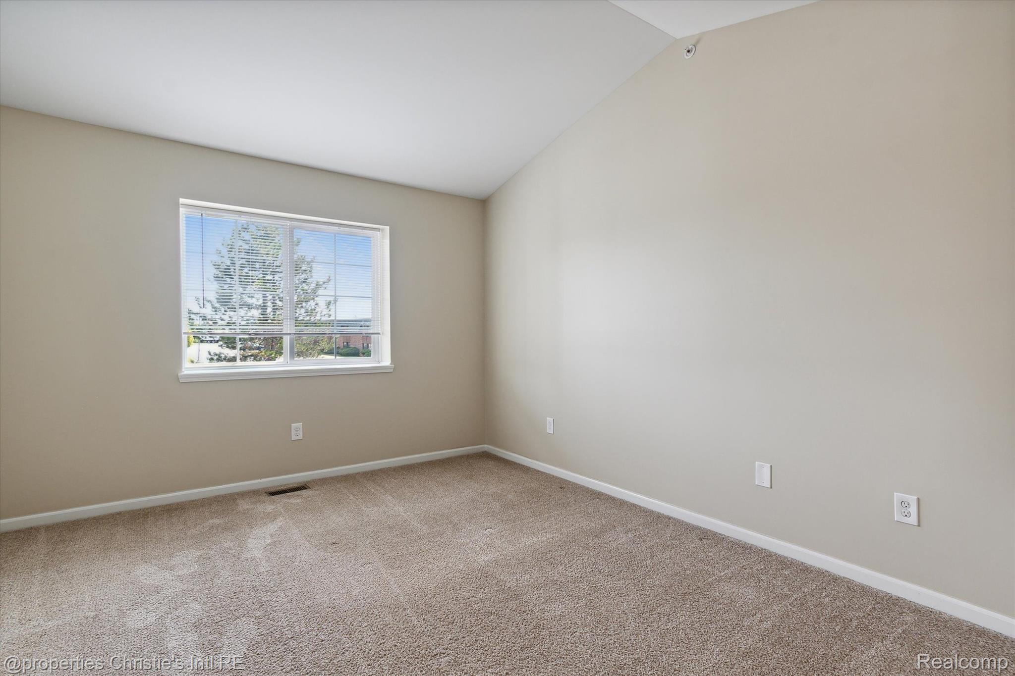 22009 Fairlane Boulevard