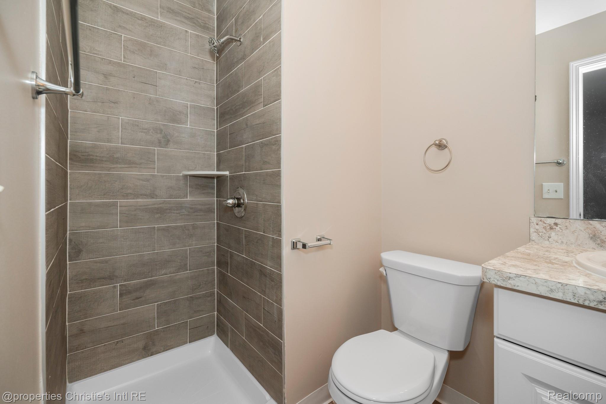 33829 PONDVIEW Circle