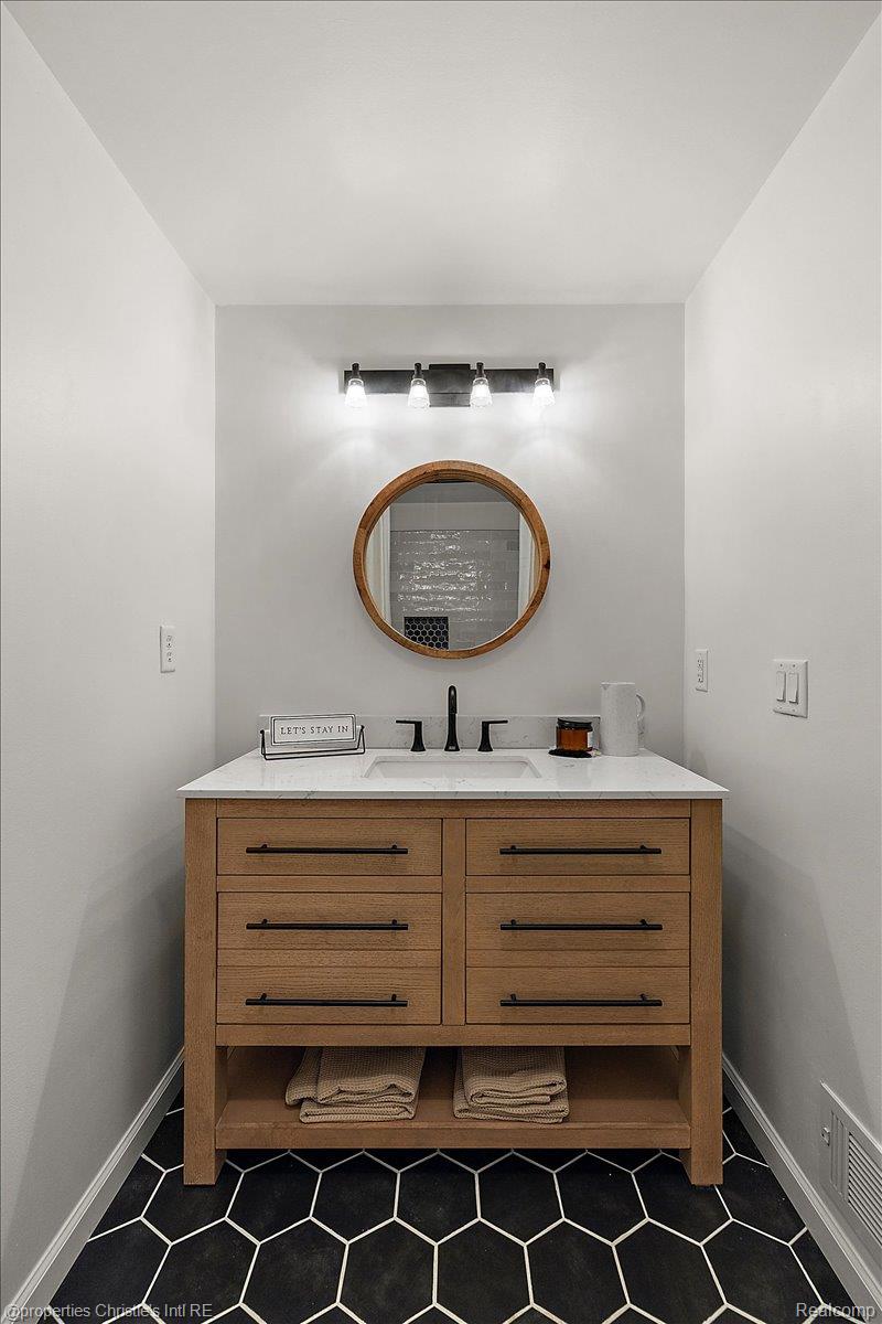 15900 Cumberland Street