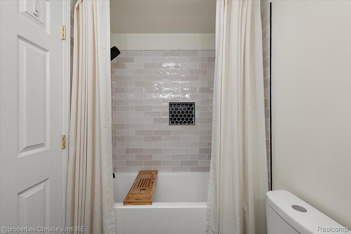 15900 Cumberland Street