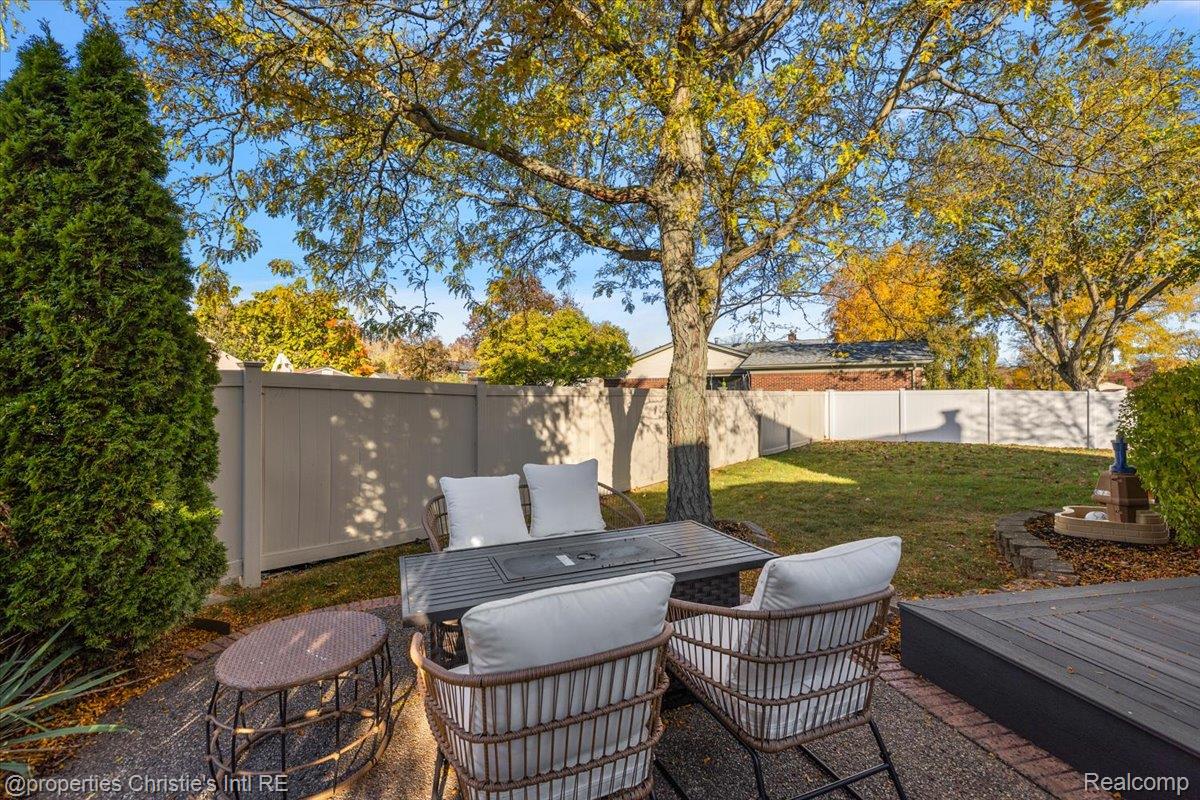 15900 Cumberland Street