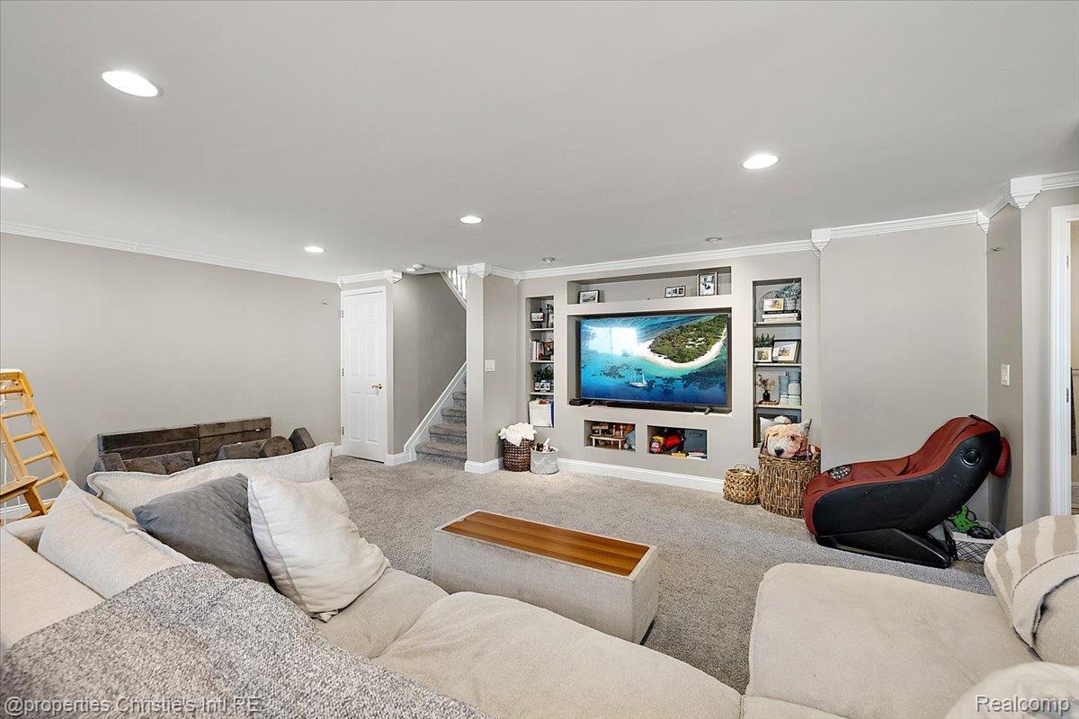 15900 Cumberland Street