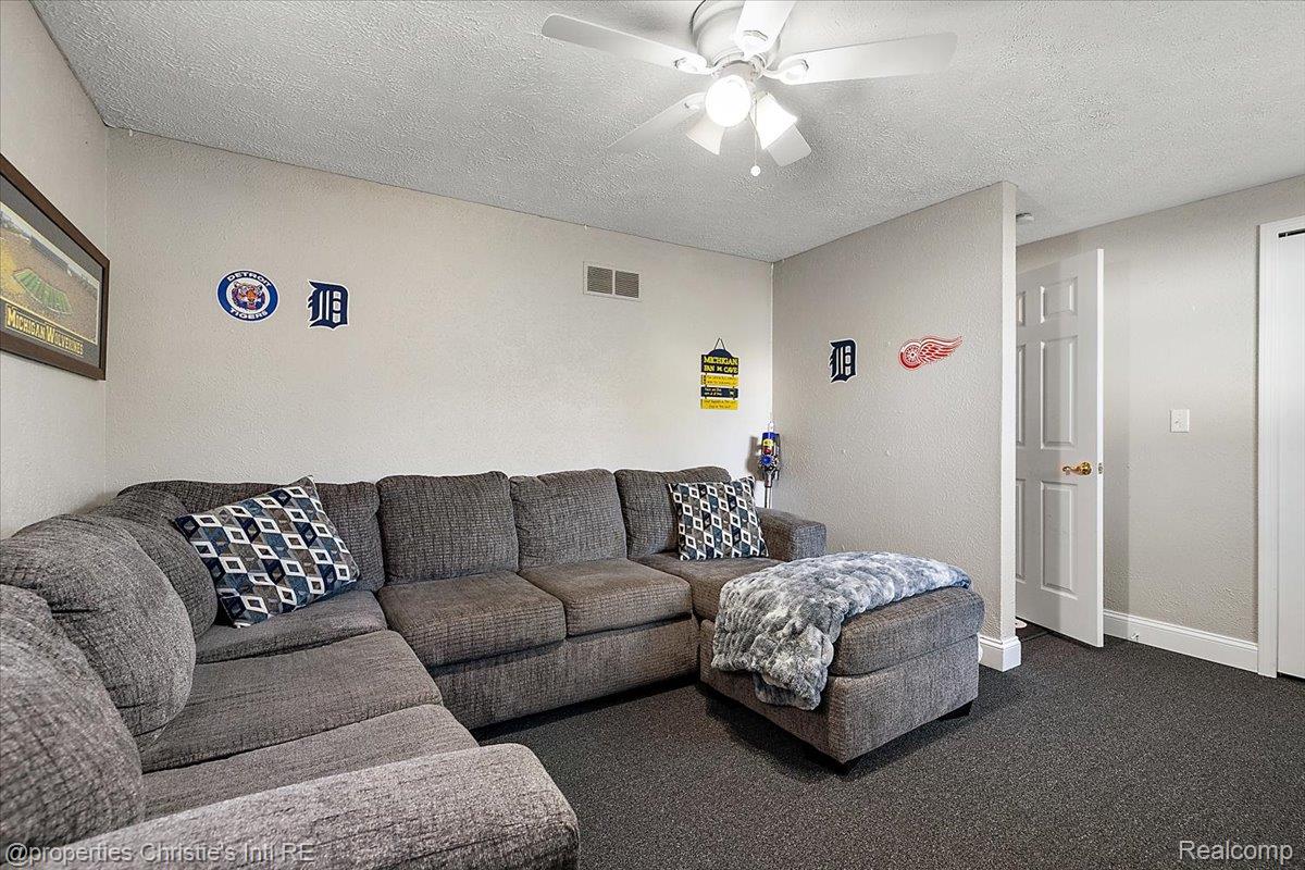 15900 Cumberland Street