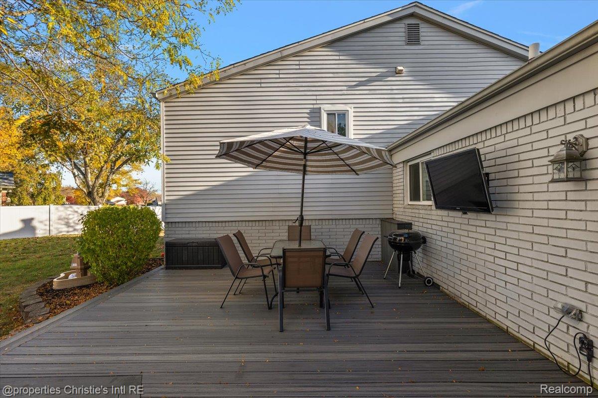 15900 Cumberland Street